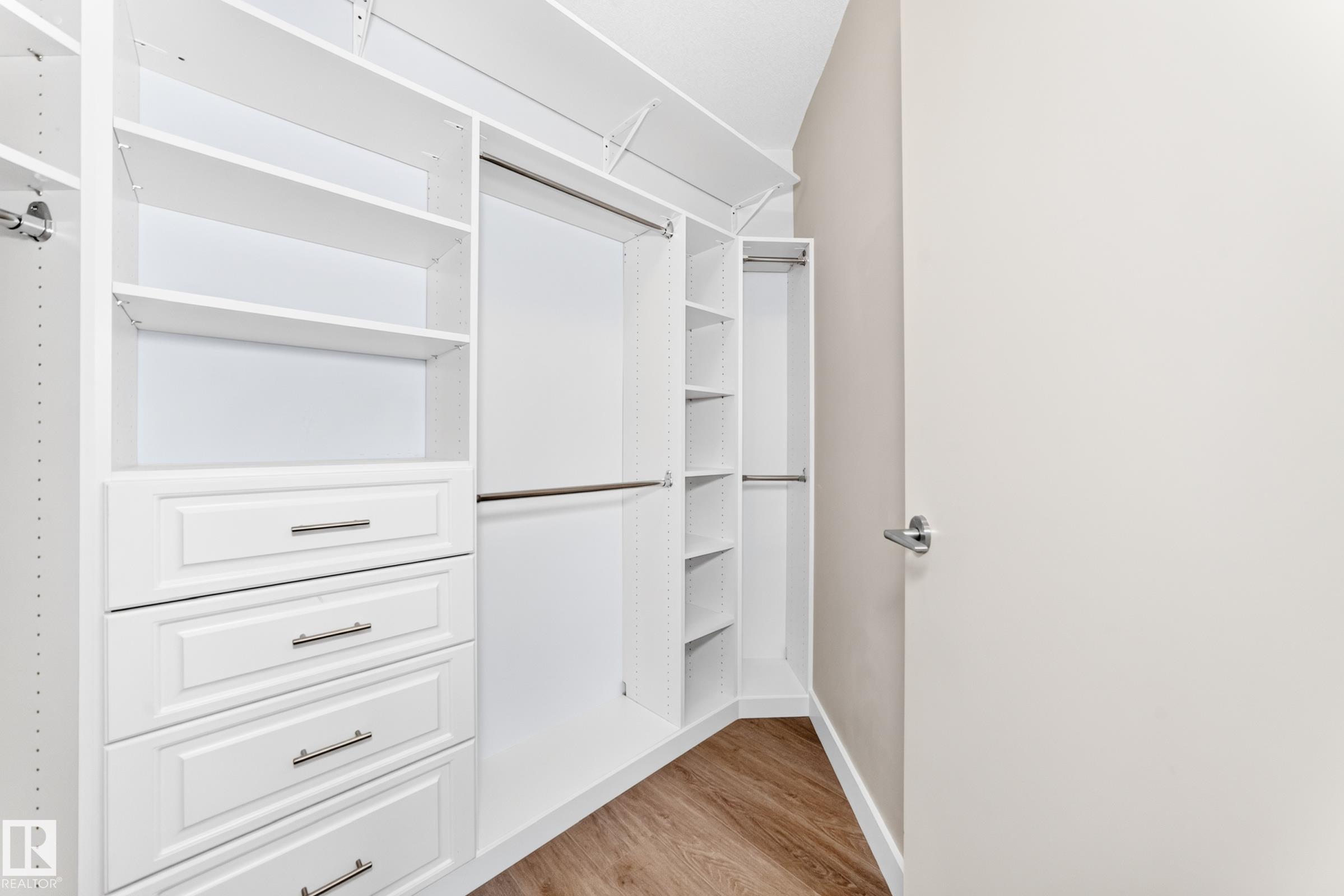 https://zimg.paragon.ice.com/ParagonImages/Property/PM/RAE/225411726/30/0/0/7aed6bfbf490bcad6d568d91fb62e56e/1/a6292e9b7f3d755c35c6bf6b5ed0549a/225411726-2cfef1df-78d2-43de-aa62-79c9871f8aab.JPG
