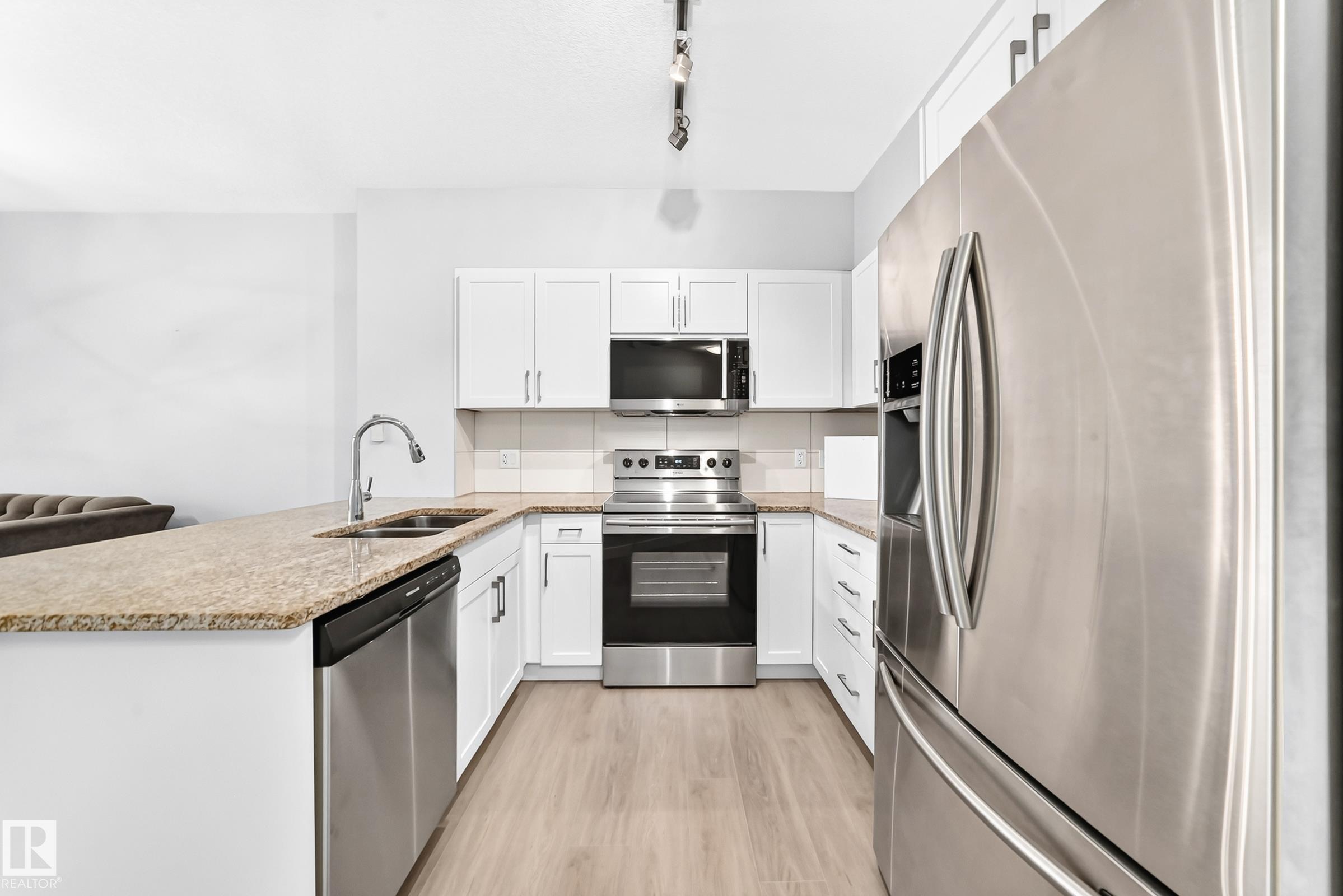 https://zimg.paragon.ice.com/ParagonImages/Property/PM/RAE/225411726/6/0/0/a9040071a8ef1a49d88f15e7954c2dc5/1/a6292e9b7f3d755c35c6bf6b5ed0549a/225411726-8ee978c7-a9a8-4afb-82d0-f5603c4ad972.JPG