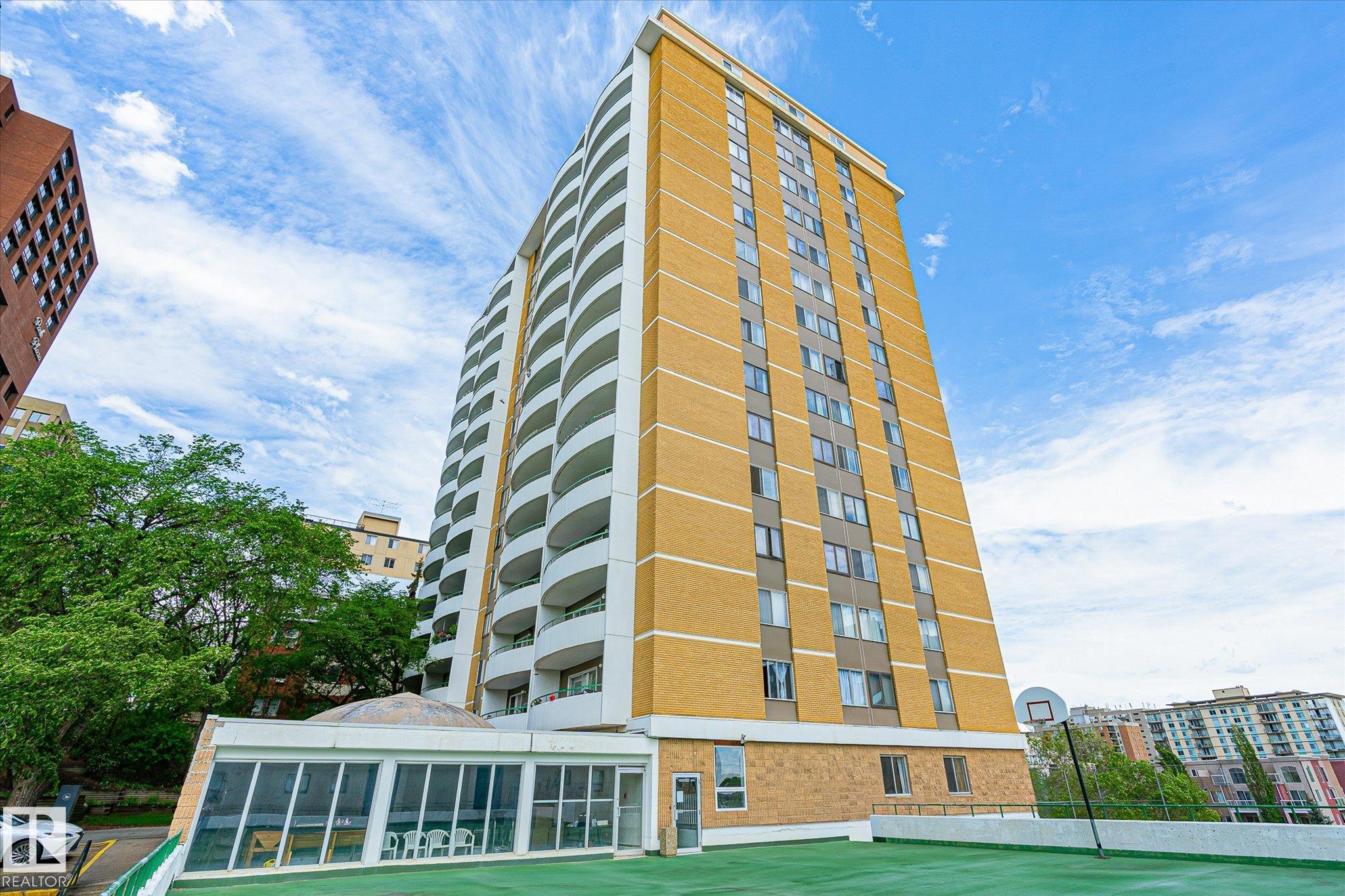 https://zimg.paragon.ice.com/ParagonImages/Property/PM/RAE/225411749/30/0/0/0e7329ce069c7c2021a8fd46f6c19564/1/8923503226bd023cd43a769c9a73b15d/225411749-94dfc9a8-9daa-46ed-b829-559050722c36.JPG