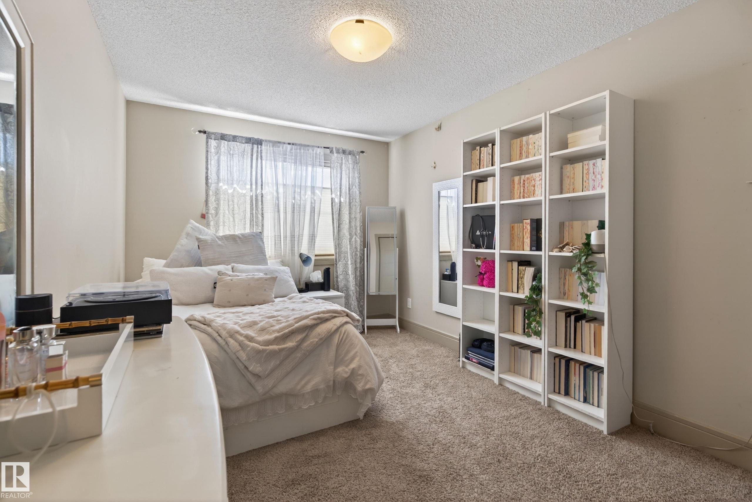 https://zimg.paragon.ice.com/ParagonImages/Property/PM/RAE/225411750/28/0/0/7d0ca628e543039bee4cafdc0dfb2868/1/c2282181de14ce9247bdcd9fff614a27/225411750-9E416218-6982-44DD-945F-0F92BB366382.JPG