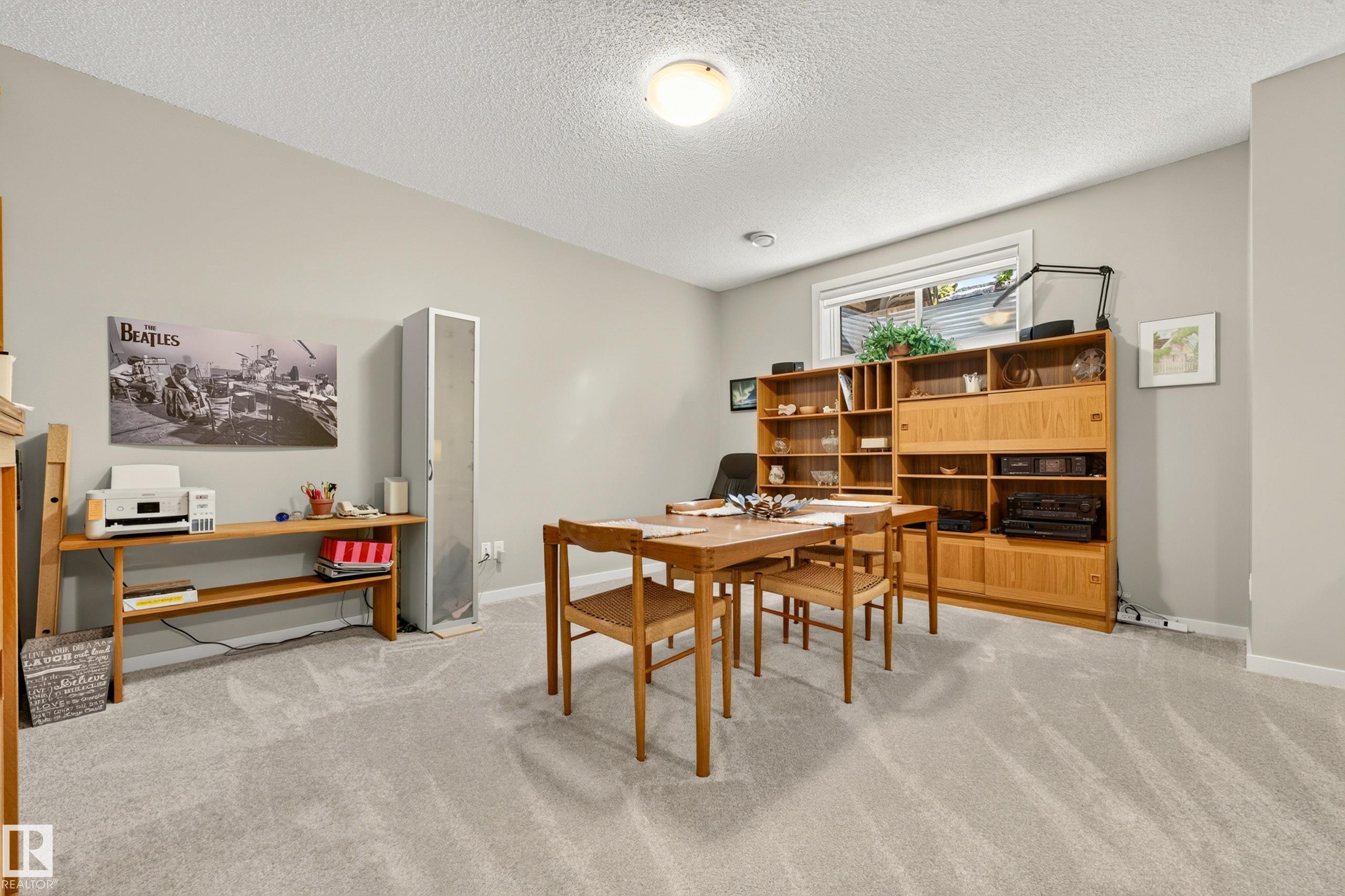https://zimg.paragon.ice.com/ParagonImages/Property/PM/RAE/225411753/37/0/0/846e4dcaf1c2d6dc1daf1378319512ae/1/4ce86eeff70f584a3e5a1c431a29feac/225411753-36591e9c-2f3d-4fbd-a8b1-ab4a9b4b5078.JPG