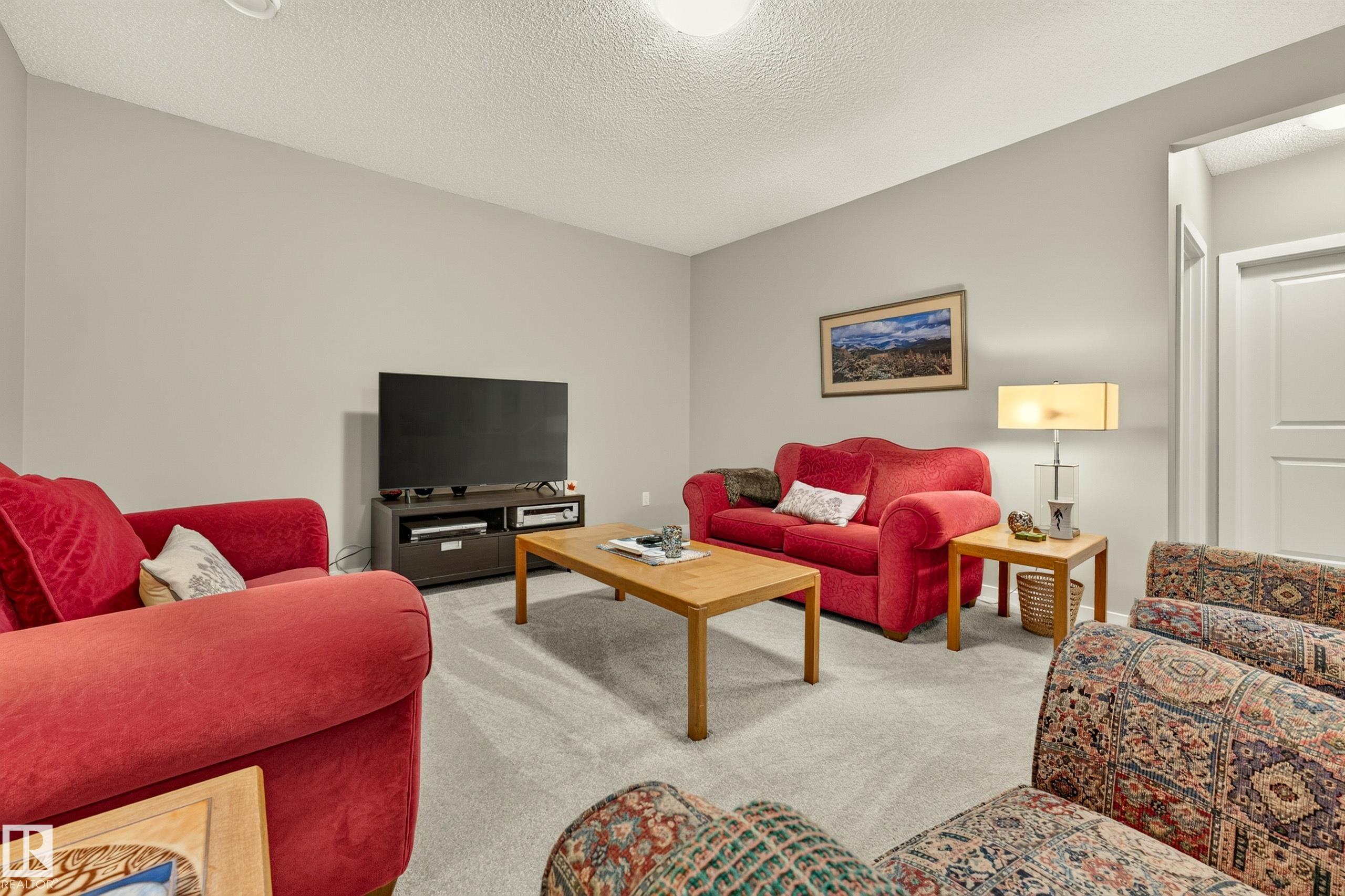 https://zimg.paragon.ice.com/ParagonImages/Property/PM/RAE/225411753/40/0/0/0373c3f62a5c665dd0a5d3d5cdf42abb/1/4ce86eeff70f584a3e5a1c431a29feac/225411753-d2acbd85-e4d8-4aa1-9b3f-1aeffc5af84c.JPG