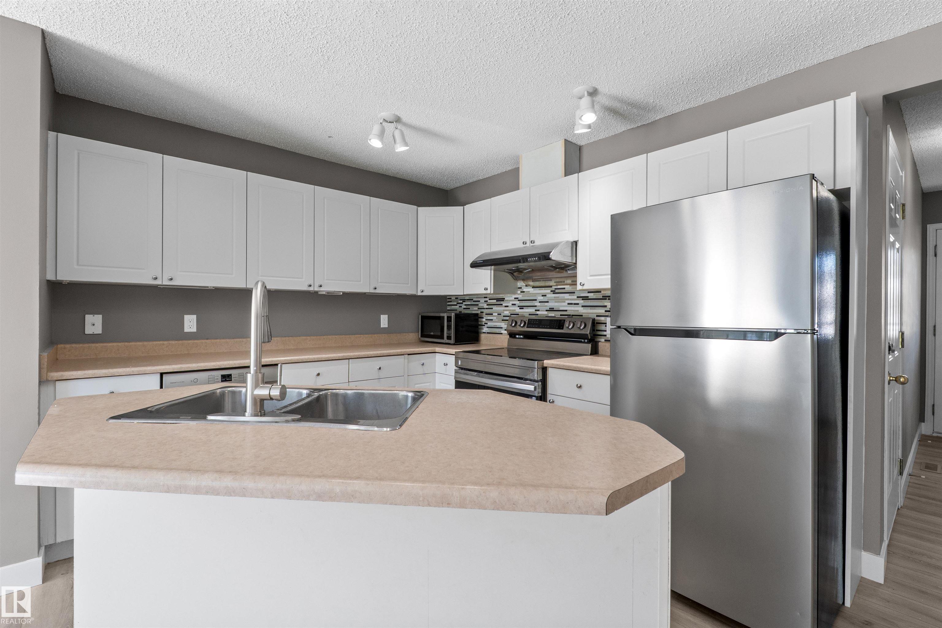 https://zimg.paragon.ice.com/ParagonImages/Property/PM/RAE/225411778/15/0/0/b444682b50bcae5e6ddb3d90a62ce0d8/1/3a4cb91939c1ed21994c183c9ee638d5/225411778-c10e5ef6-cdad-4d75-9ce8-45af4ef4267e.JPG