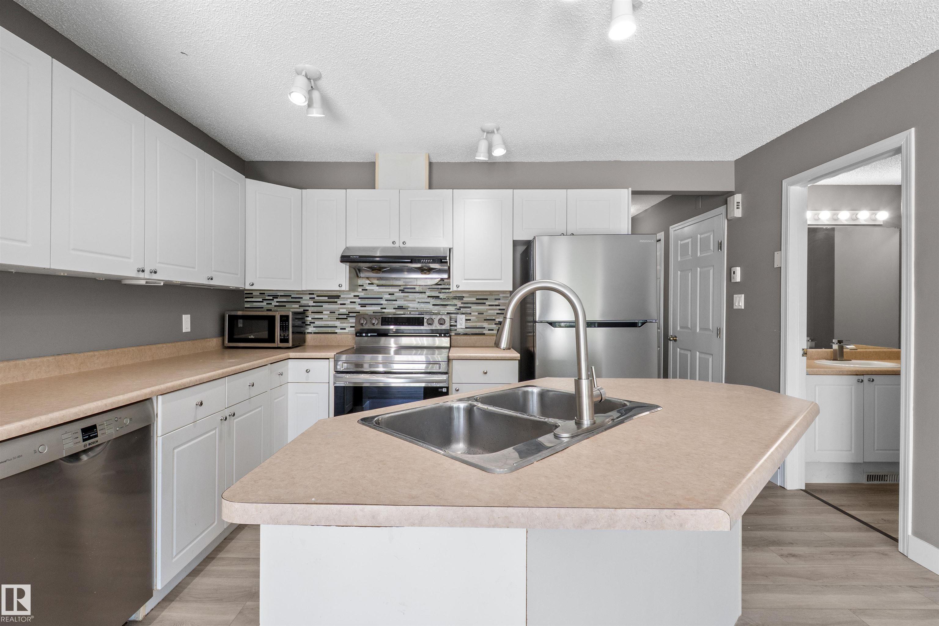 https://zimg.paragon.ice.com/ParagonImages/Property/PM/RAE/225411778/17/0/0/f2d9677b6bbbeaf74b56a4c248b02d64/1/3a4cb91939c1ed21994c183c9ee638d5/225411778-7177edaa-aefe-4ea4-b576-55d0c8074fa1.JPG