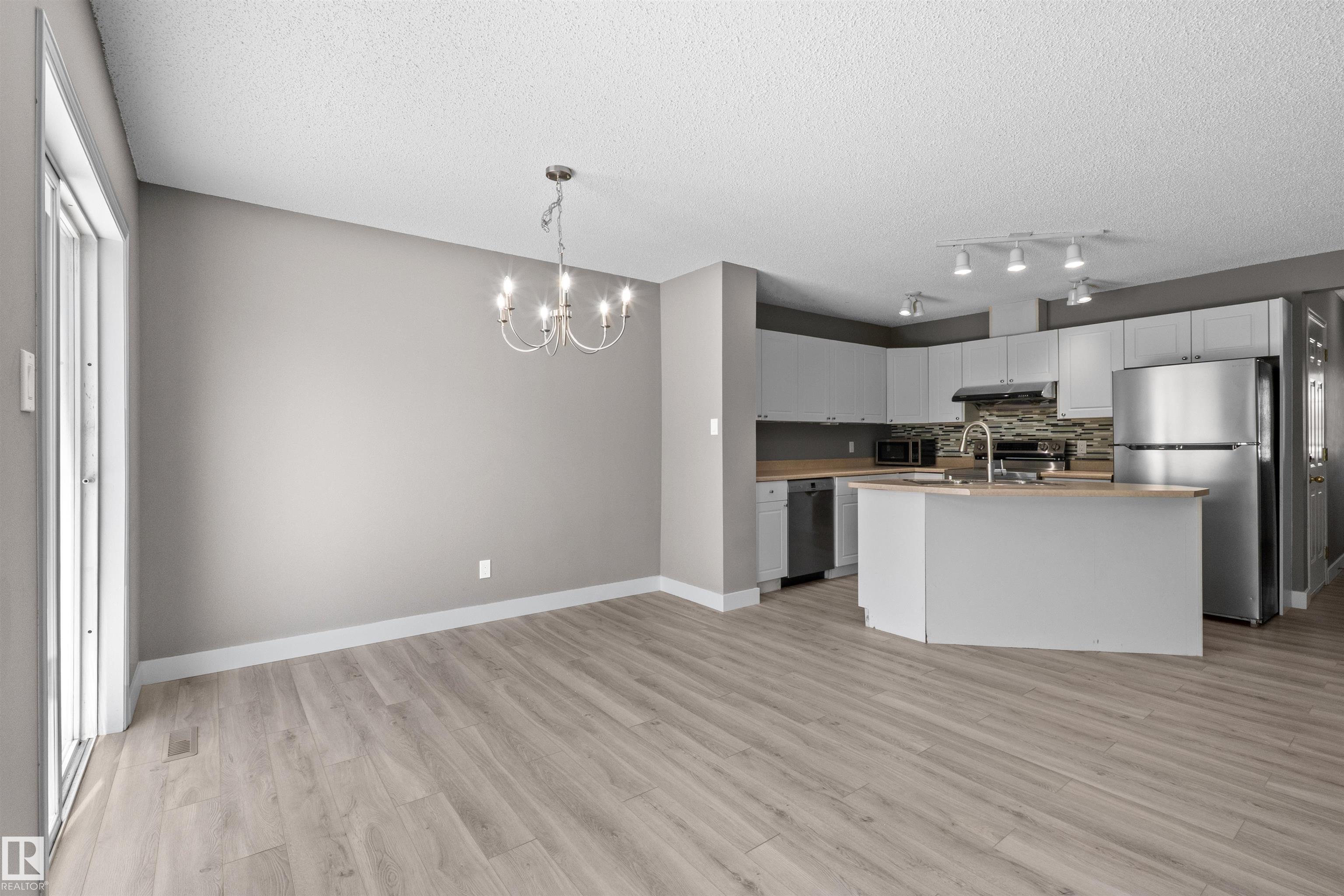 https://zimg.paragon.ice.com/ParagonImages/Property/PM/RAE/225411778/22/0/0/1ced50eae31b4ca65da79bfd513910bc/1/3a4cb91939c1ed21994c183c9ee638d5/225411778-06f81e53-c606-4b59-b853-57fed6f60b9b.JPG