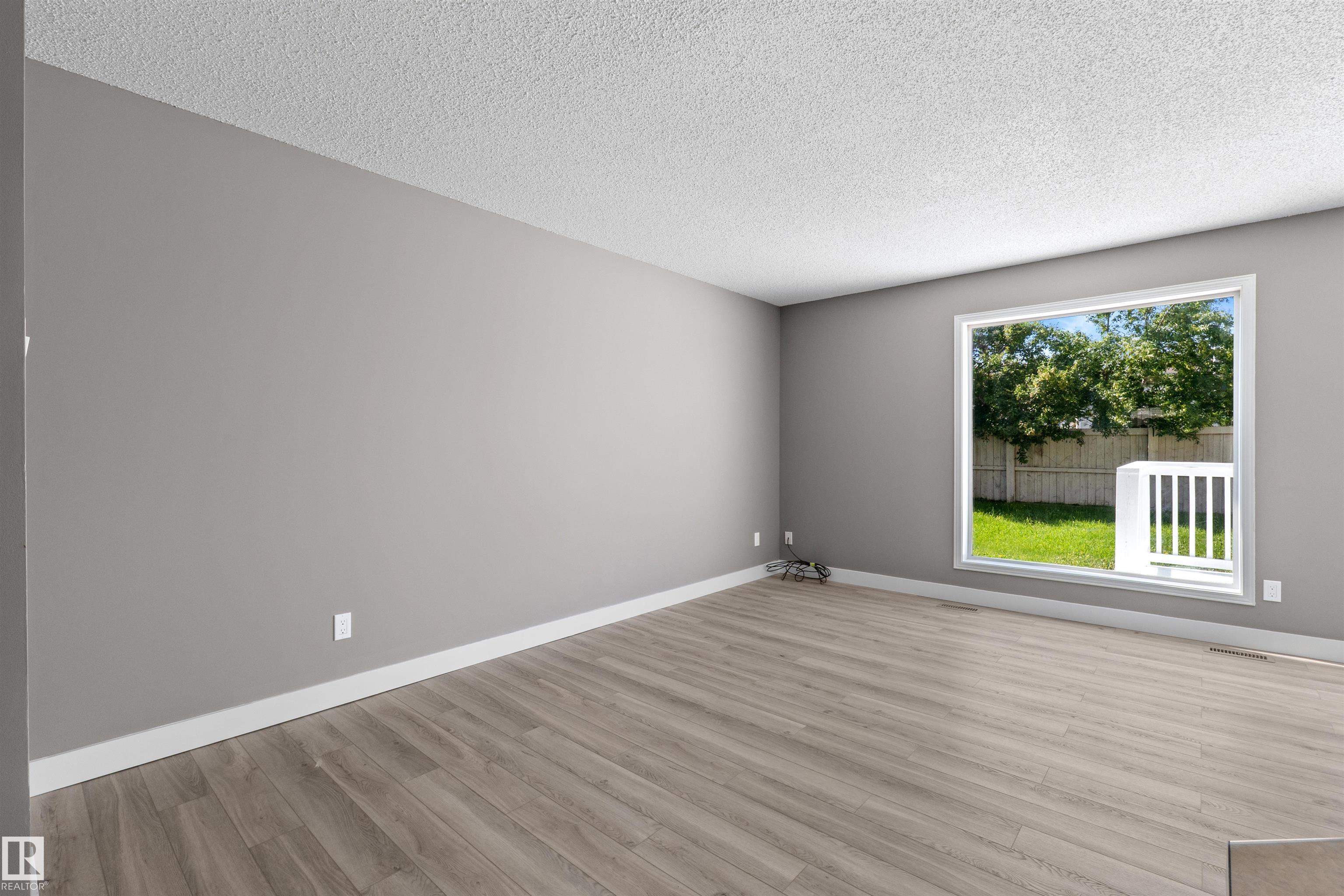 https://zimg.paragon.ice.com/ParagonImages/Property/PM/RAE/225411778/27/0/0/a8bc95fc8c386db1158ab5960cba6863/1/3a4cb91939c1ed21994c183c9ee638d5/225411778-11fff811-c790-4fb5-ad7d-fa1f791c98e8.JPG