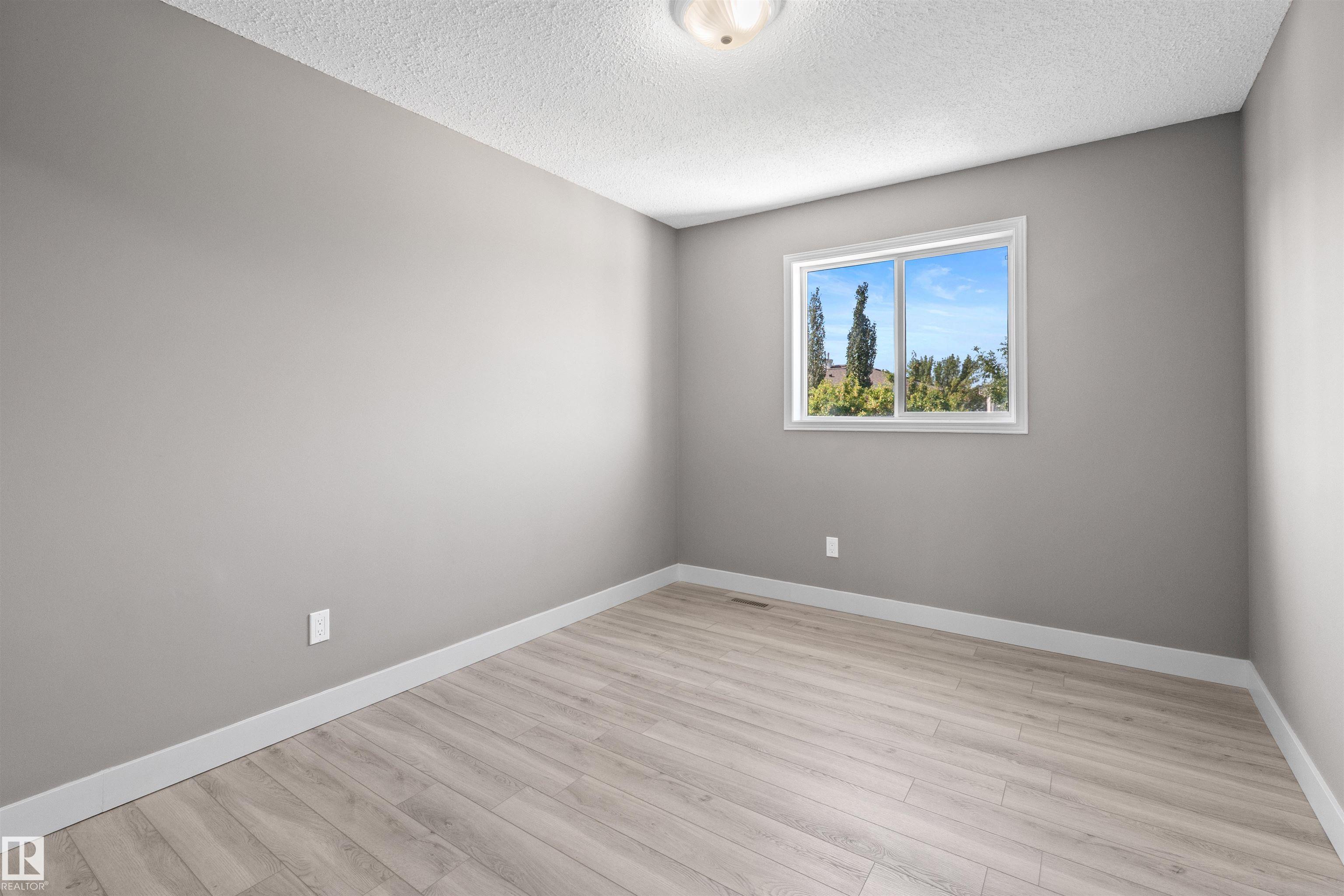 https://zimg.paragon.ice.com/ParagonImages/Property/PM/RAE/225411778/48/0/0/29675d91236842f3943d09fd6072996c/1/3a4cb91939c1ed21994c183c9ee638d5/225411778-e80c6262-19cd-4718-97b8-27b46d962d34.JPG
