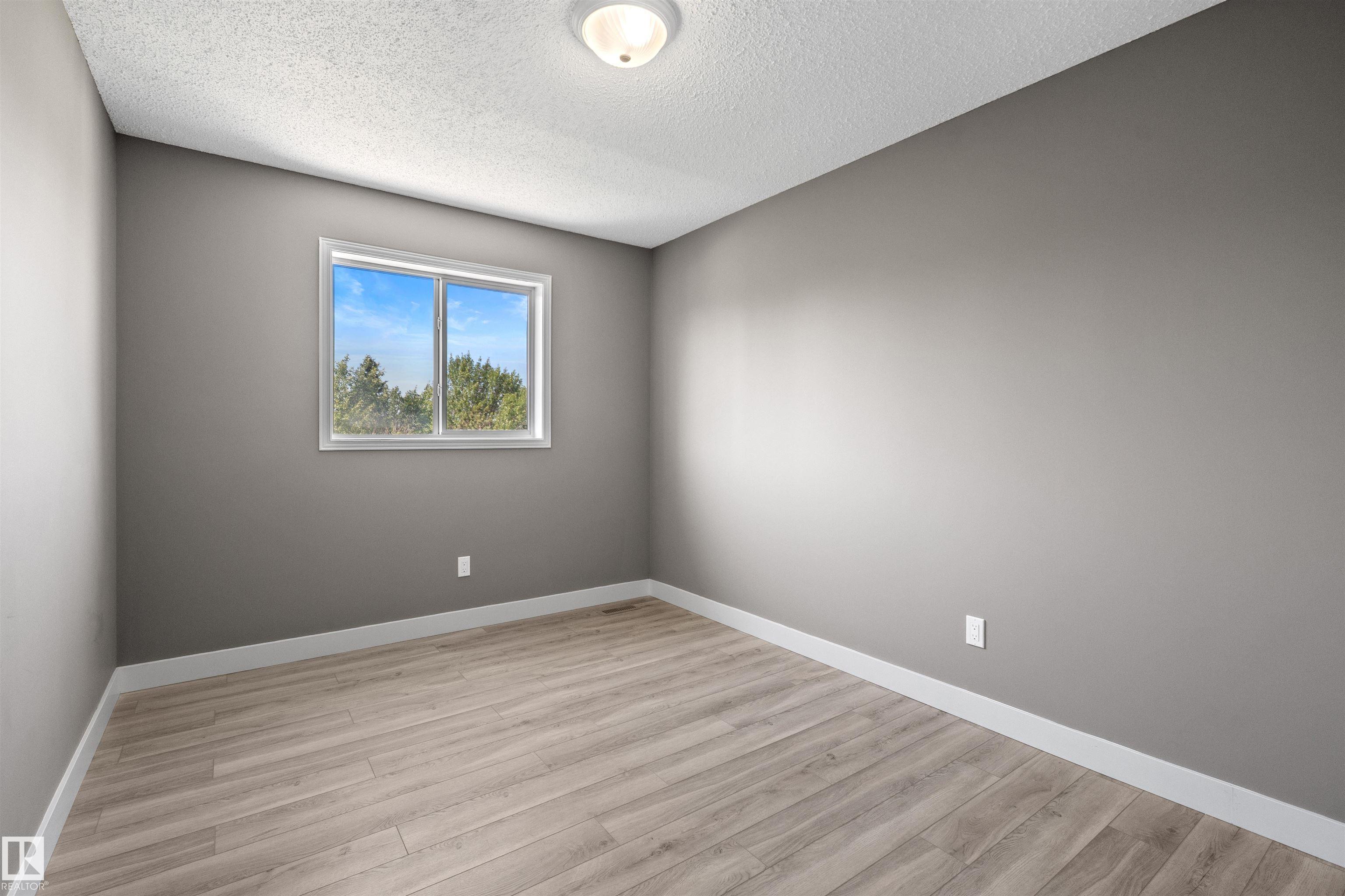 https://zimg.paragon.ice.com/ParagonImages/Property/PM/RAE/225411778/50/0/0/63bd2eb9a676d237d9262abbd6ba87e5/1/3a4cb91939c1ed21994c183c9ee638d5/225411778-c4914ce5-2246-4ea7-92ff-b49202abdb54.JPG