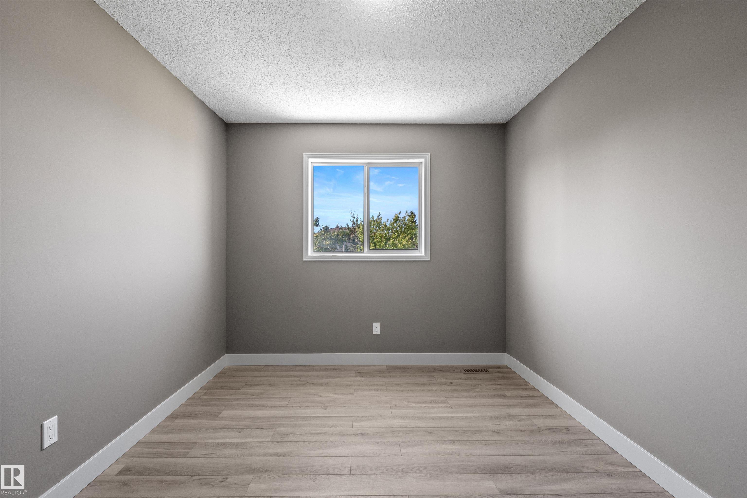https://zimg.paragon.ice.com/ParagonImages/Property/PM/RAE/225411778/51/0/0/5af510f4c1feb57bc0724633ee3f684f/1/3a4cb91939c1ed21994c183c9ee638d5/225411778-83654874-4421-4266-ba4d-92febf54010a.JPG