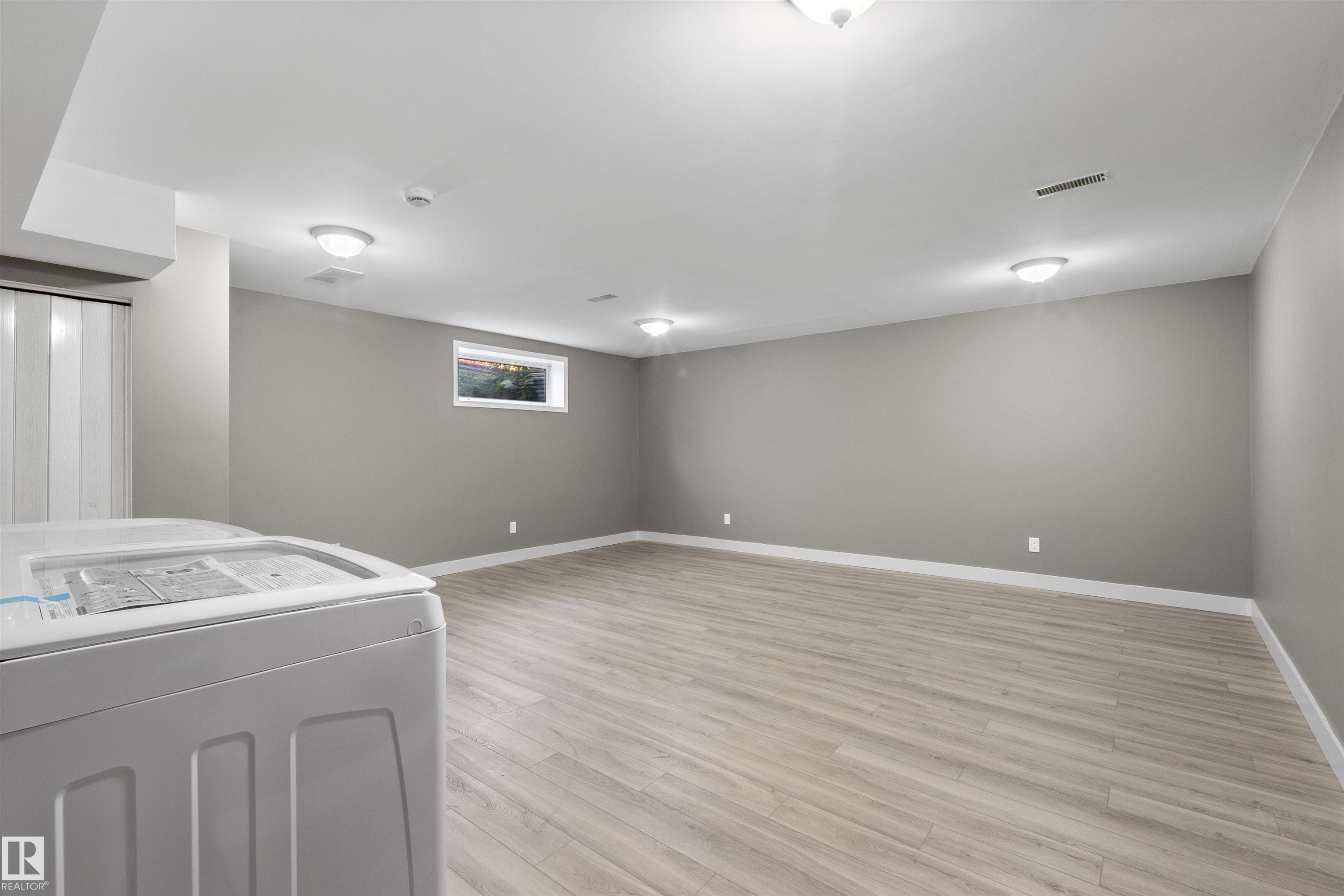 https://zimg.paragon.ice.com/ParagonImages/Property/PM/RAE/225411778/58/0/0/f5691305d80139bb72c72eef167ff468/1/3a4cb91939c1ed21994c183c9ee638d5/225411778-11806b60-9ab6-4706-86af-d89f26f689ea.JPG