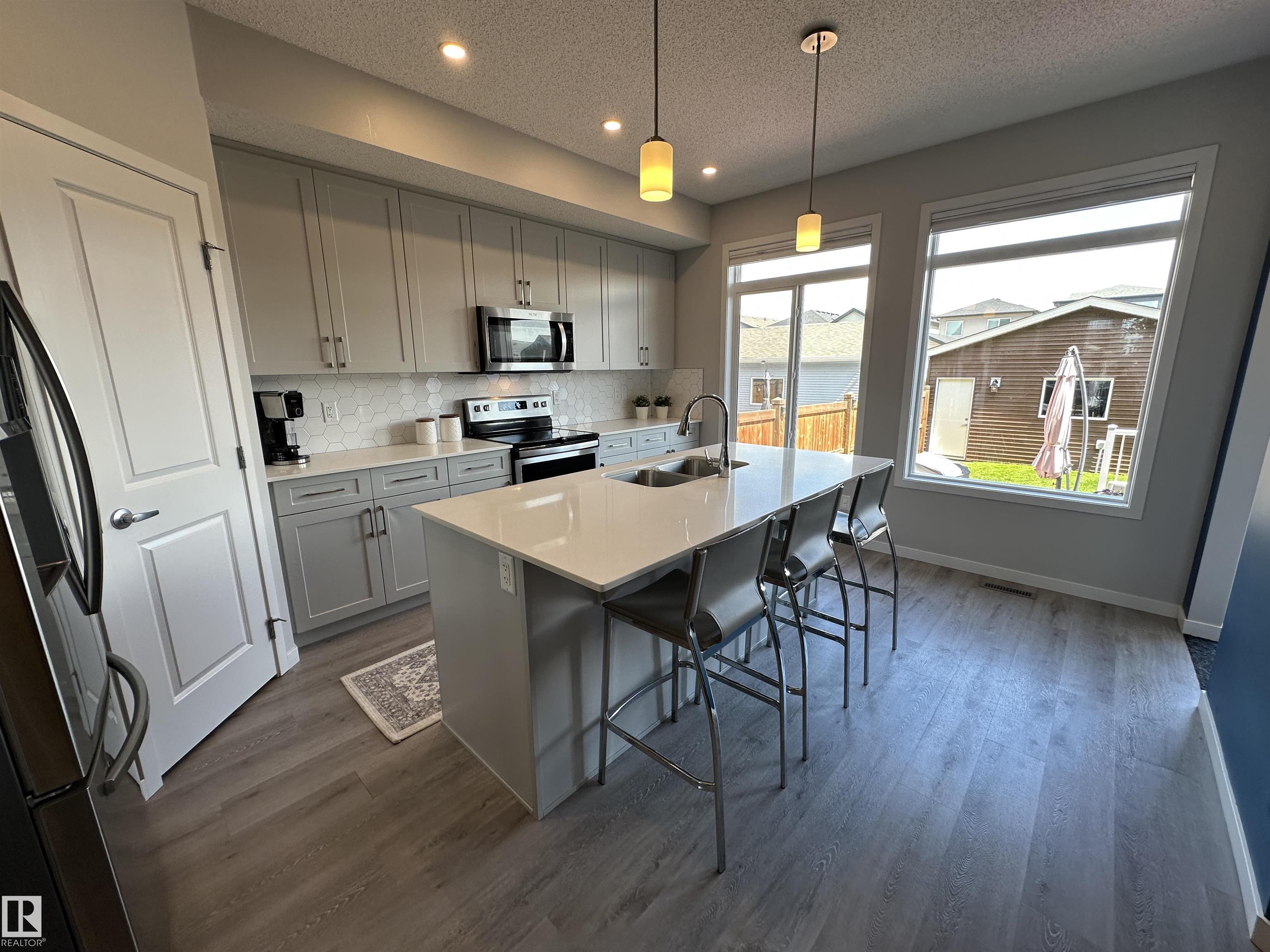 Listing photo thumbnail