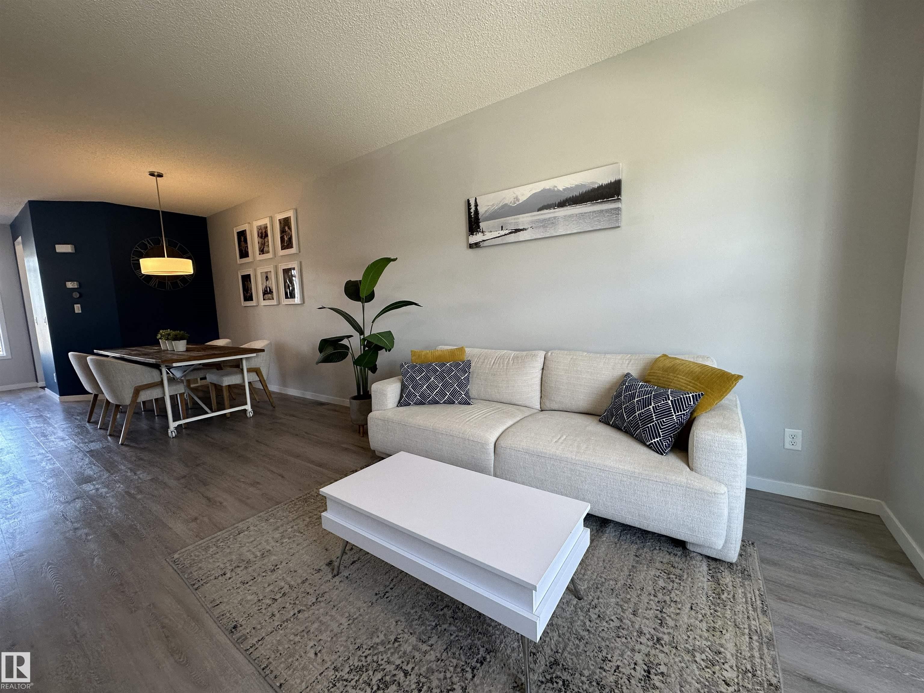 https://zimg.paragon.ice.com/ParagonImages/Property/PM/RAE/225411784/6/0/0/fc7a2d3b61a68aa61f1f7c9297f48814/1/4641de3343df8589f137721131d6d255/225411784-fdf6191a-3704-465f-bafd-26a41112f82a.JPG