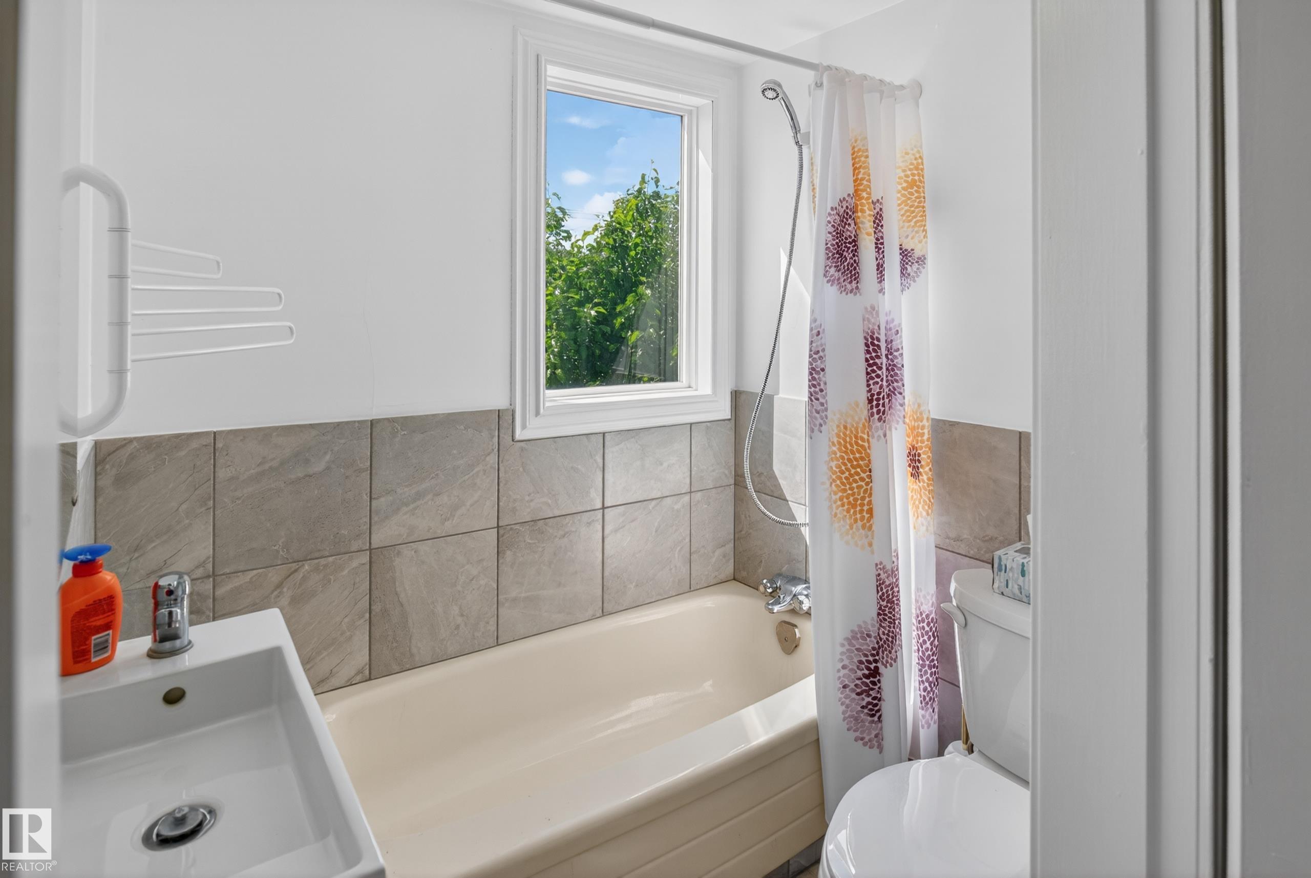 https://zimg.paragon.ice.com/ParagonImages/Property/PM/RAE/225411796/35/0/0/5169bc955131d68554113971b8296bde/1/06db3c21d6e01d3043376d2eaf9fa60b/225411796-eddf3fb2-251c-4377-baac-a4d78371c120.JPG