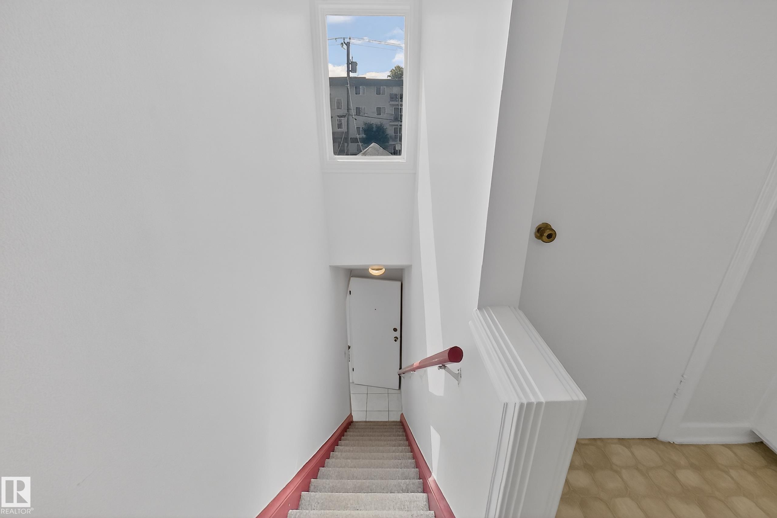 https://zimg.paragon.ice.com/ParagonImages/Property/PM/RAE/225411796/38/0/0/c28ab97de5e167abbb29725b1e66815d/1/06db3c21d6e01d3043376d2eaf9fa60b/225411796-2bb72272-1517-48cd-96b0-fc893f35a5c0.JPG