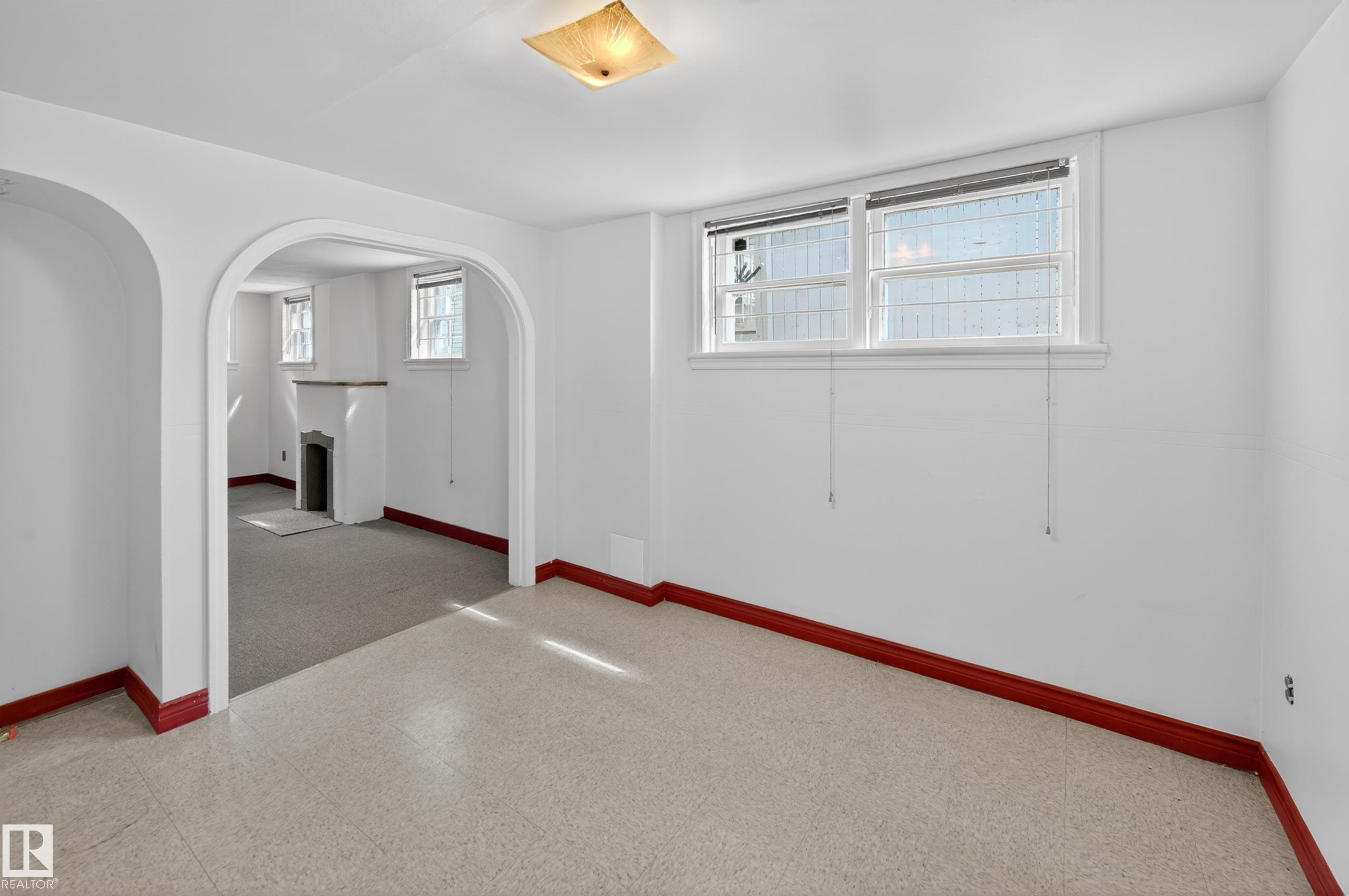 https://zimg.paragon.ice.com/ParagonImages/Property/PM/RAE/225411796/39/0/0/32f94ab75694bb917e29142623a5a8af/1/06db3c21d6e01d3043376d2eaf9fa60b/225411796-37c7965a-48d3-4987-b67b-7305db31d986.JPG