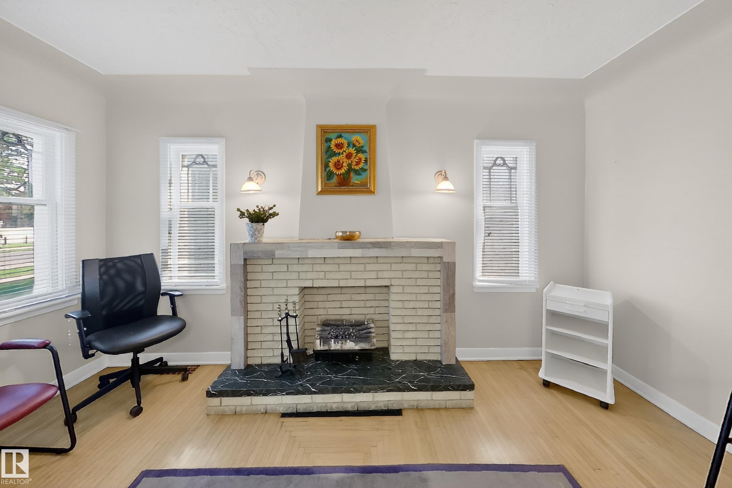 https://zimg.paragon.ice.com/ParagonImages/Property/PM/RAE/225411796/4/0/0/506d9fb06a68796dbece37d382b84e2f/1/06db3c21d6e01d3043376d2eaf9fa60b/225411796-4285b2fc-67fa-4d40-bd1e-8b78406a2e2c.JPG