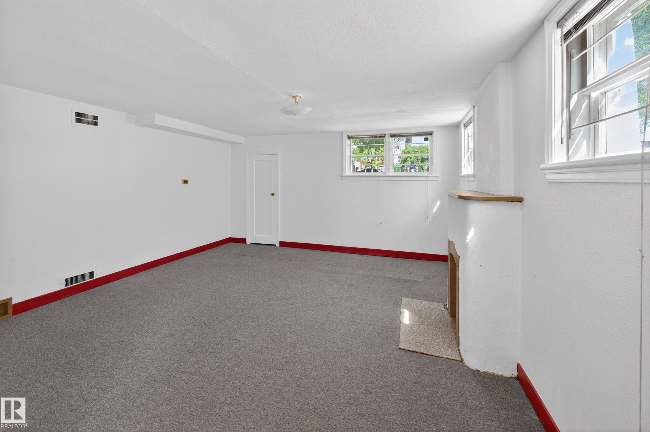 https://zimg.paragon.ice.com/ParagonImages/Property/PM/RAE/225411796/42/0/0/63fbe033f1961a4a6e7780f0c8540424/1/06db3c21d6e01d3043376d2eaf9fa60b/225411796-d6401e7b-8552-4ea9-97c1-0fbcfc96e626.JPG