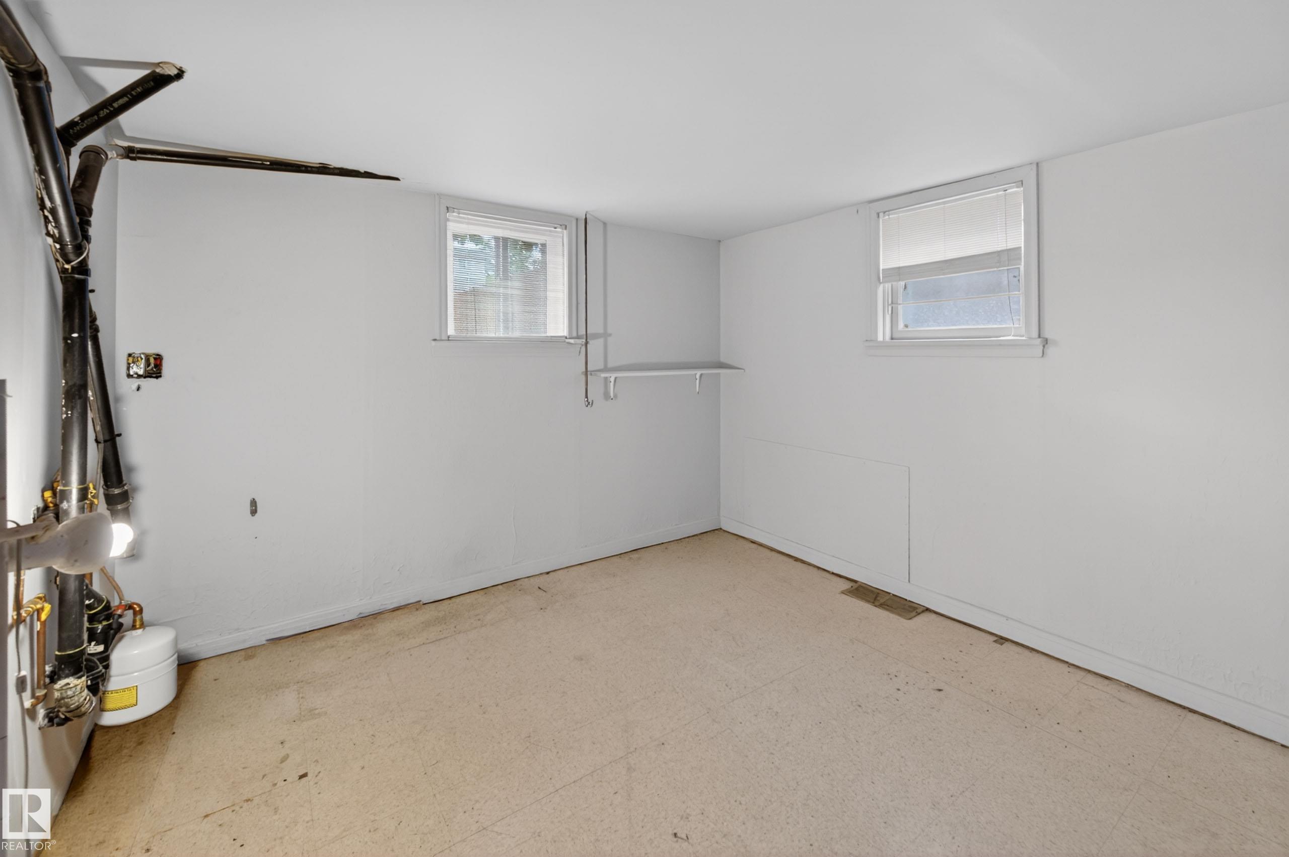 https://zimg.paragon.ice.com/ParagonImages/Property/PM/RAE/225411796/49/0/0/0d7f5159c3774ee0279ac3d4d3689cb6/1/06db3c21d6e01d3043376d2eaf9fa60b/225411796-7a4a6439-179d-4cd3-904a-85be31cc6ef6.JPG