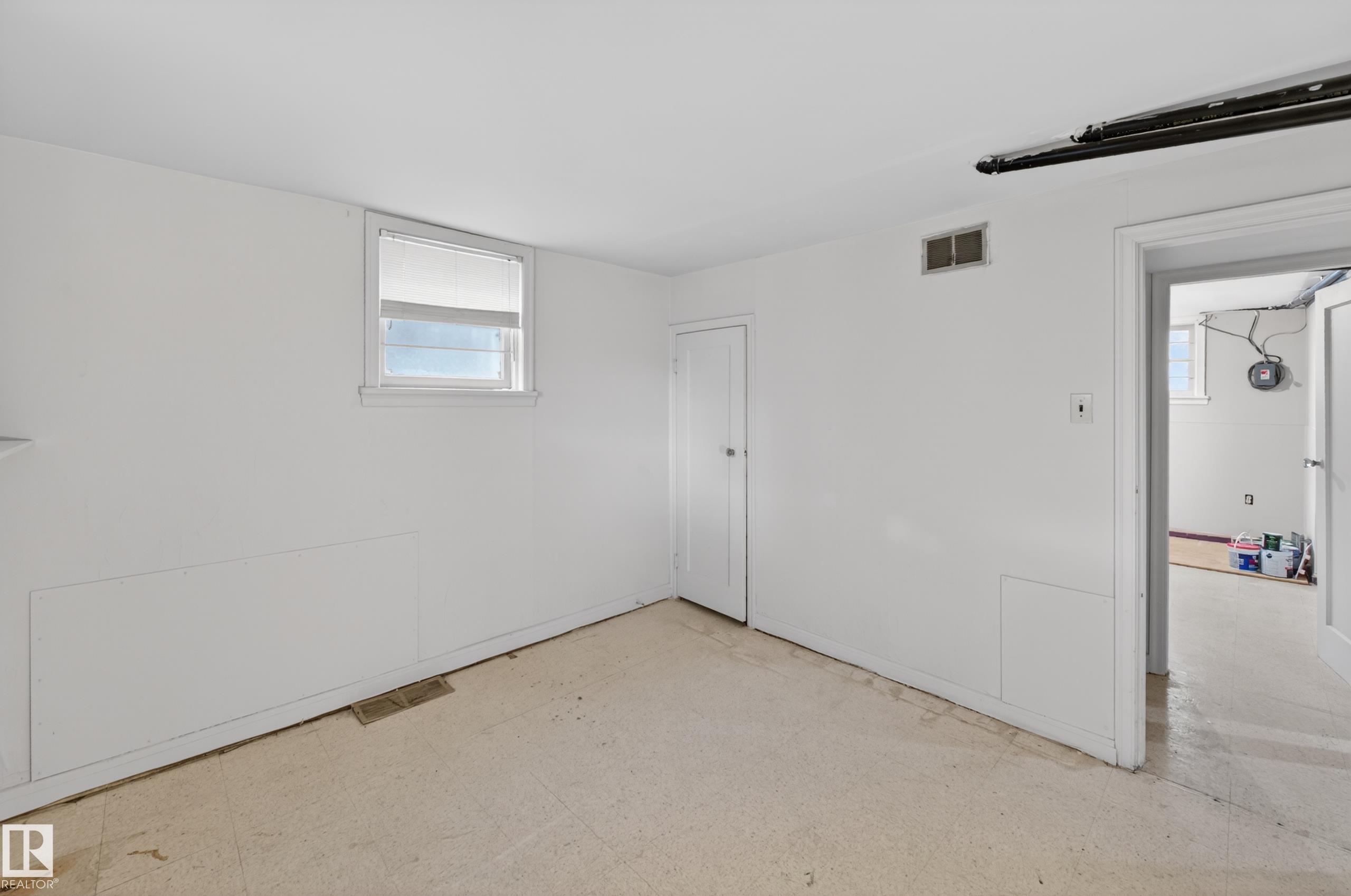 https://zimg.paragon.ice.com/ParagonImages/Property/PM/RAE/225411796/51/0/0/ea0e65f3770c67ff739094c5f8e4ddc0/1/06db3c21d6e01d3043376d2eaf9fa60b/225411796-81cad7d9-5fc3-48f0-bfa3-029ea9249ffa.JPG