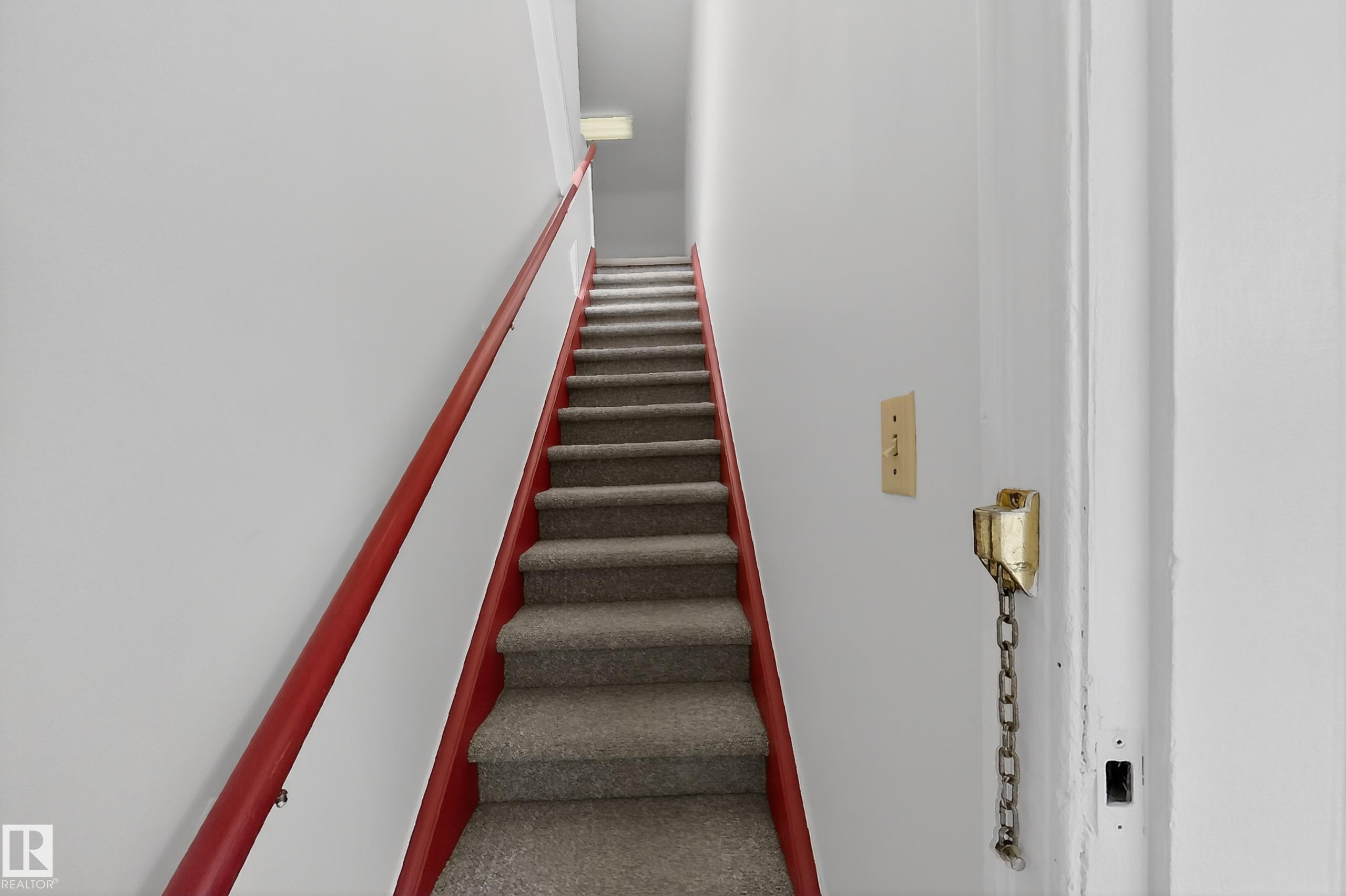 https://zimg.paragon.ice.com/ParagonImages/Property/PM/RAE/225411796/54/0/0/fb2b09d0b702bb18b271767d92ea7600/1/06db3c21d6e01d3043376d2eaf9fa60b/225411796-5aad6a3b-5bae-46ab-b3bb-09958508da9e.JPG