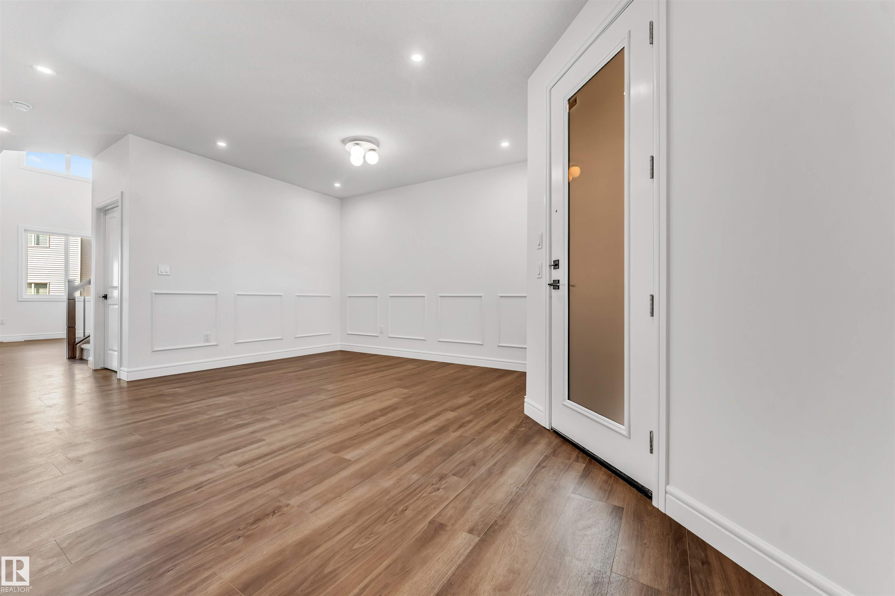 https://zimg.paragon.ice.com/ParagonImages/Property/PM/RAE/225411818/10/0/0/c0c680e6bc68059686cf3d5f68025454/1/6a67f7e3c5cf081b0d31b1444a48d2d5/225411818-1a918e7f-6a5d-4c82-b424-8c32eb65b385.JPG