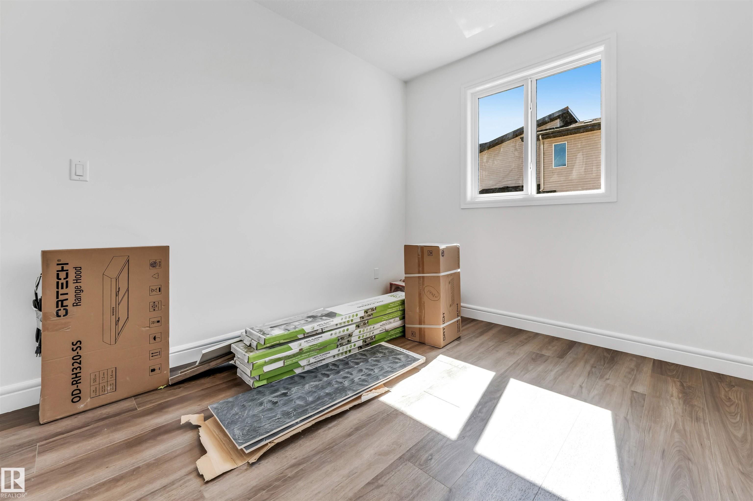 https://zimg.paragon.ice.com/ParagonImages/Property/PM/RAE/225411818/14/0/0/dc39df06e66159403178f1422e10afdf/1/6a67f7e3c5cf081b0d31b1444a48d2d5/225411818-d0bc95fe-1224-4fa5-92d9-af2b12f75ded.JPG