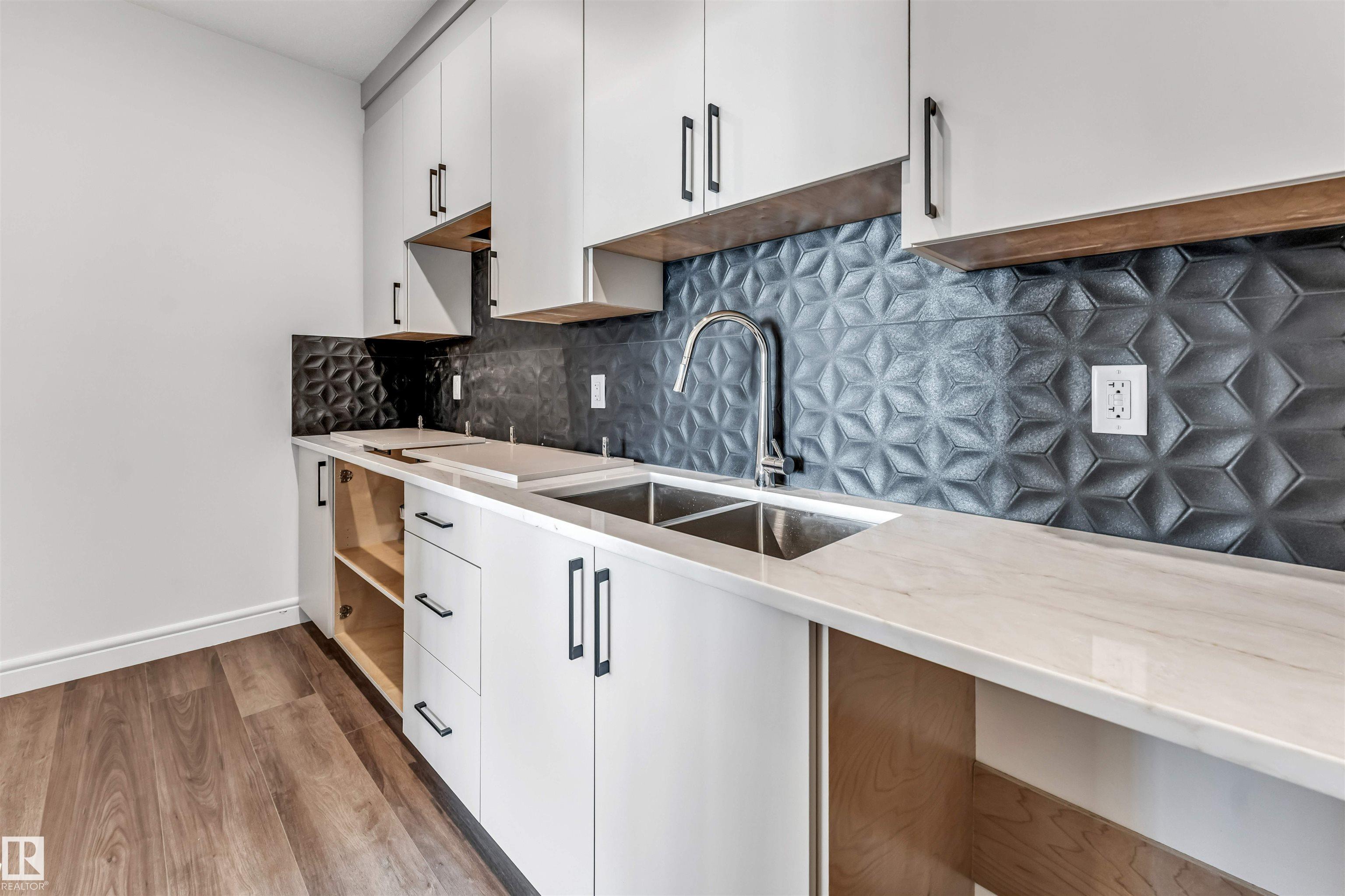 https://zimg.paragon.ice.com/ParagonImages/Property/PM/RAE/225411818/8/0/0/c15c9d7936d9d76f48bbd8c038a2ae7b/1/6a67f7e3c5cf081b0d31b1444a48d2d5/225411818-852a98b9-ed73-416a-86d8-2b73fd98ba9c.JPG
