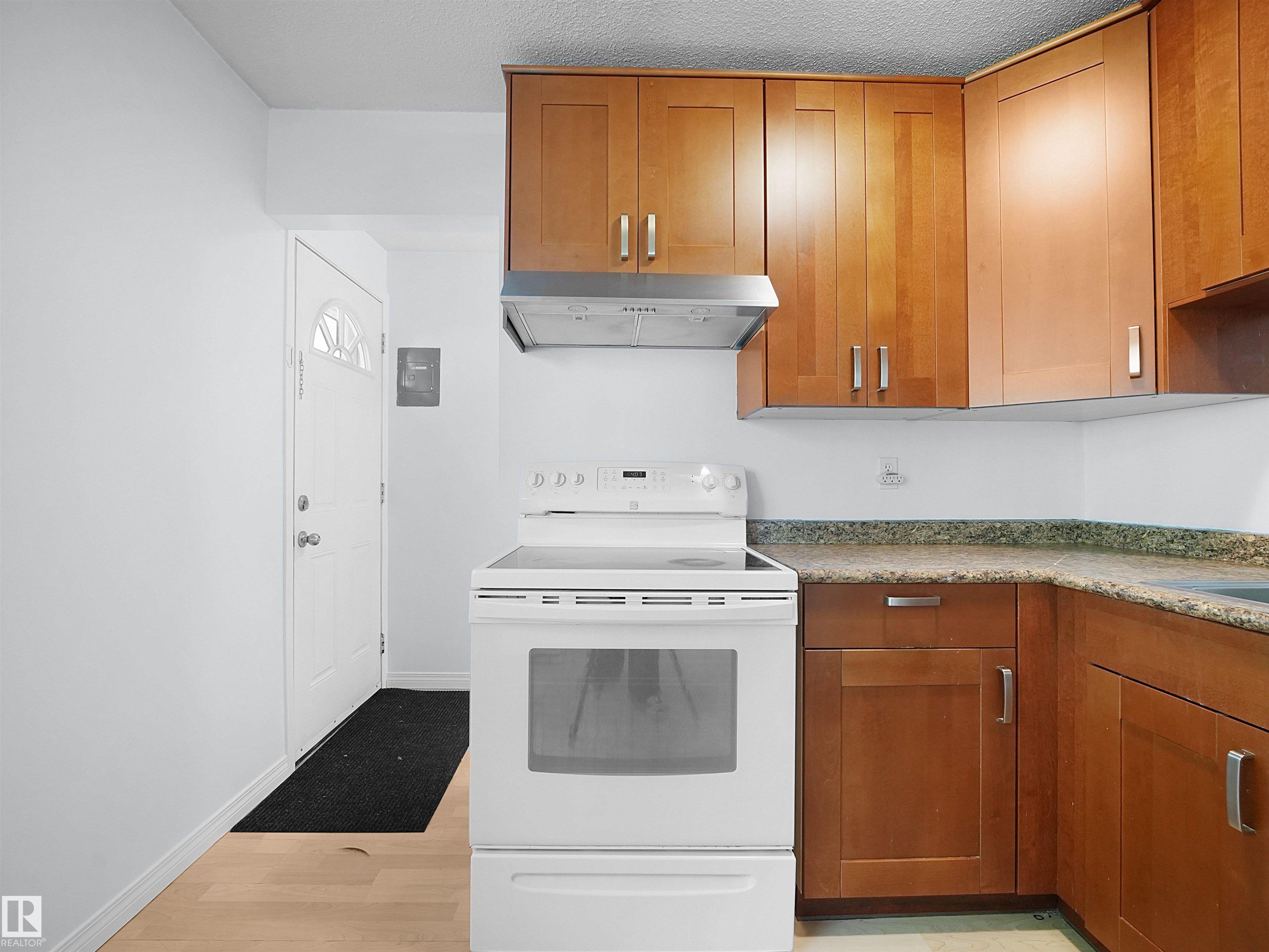 https://zimg.paragon.ice.com/ParagonImages/Property/PM/RAE/225411840/15/0/0/5f5be65d537a0f9a8cea516cd1371f47/1/d6fb31c98d2e7518d1674e8e6b3516fe/225411840-a8a8623b-9e8f-4183-ba0c-acb59cfb6c03.JPG