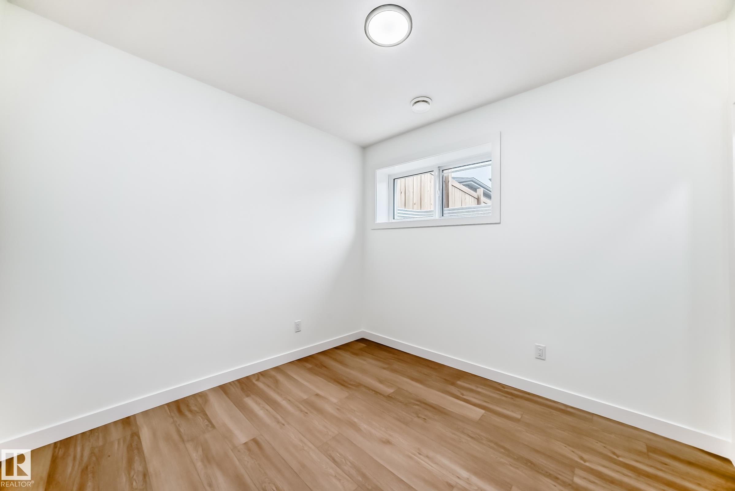 https://zimg.paragon.ice.com/ParagonImages/Property/PM/RAE/225411850/40/0/0/3d49746c94c6ad2f16a480a7f07a869b/1/c4fb43fbc29486383d779d27191f74e5/225411850-51D8710C-B944-44BE-A8CA-4D5F11985525.JPG