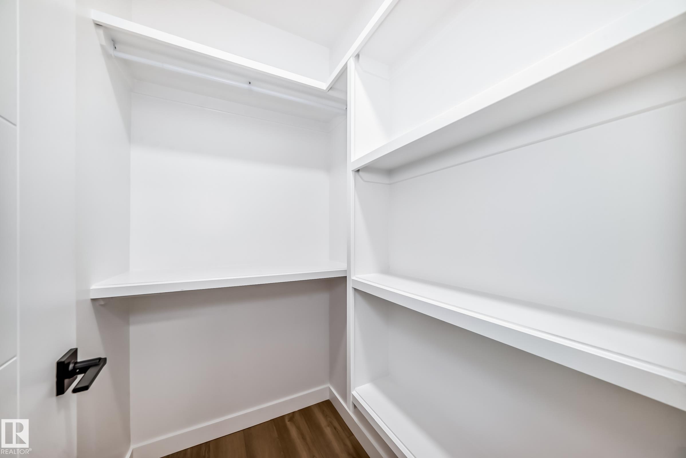 https://zimg.paragon.ice.com/ParagonImages/Property/PM/RAE/225411850/42/0/0/c0f03a0148eb8d641b37201422d3a74f/1/c4fb43fbc29486383d779d27191f74e5/225411850-F2598AC7-F16C-4B89-B23A-62894139F45F.JPG