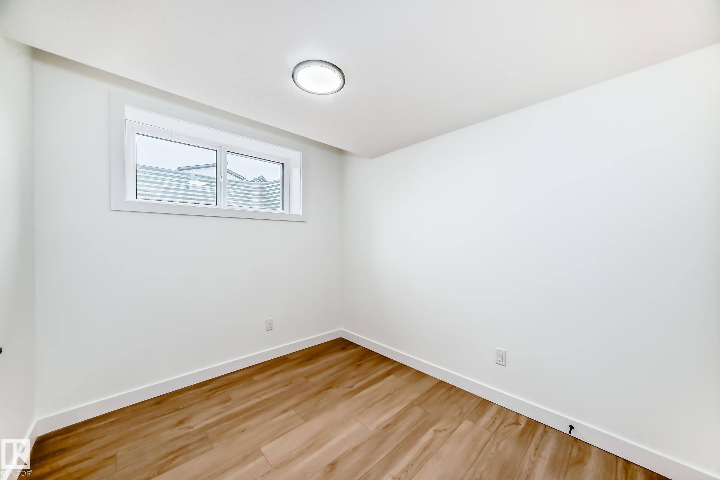 https://zimg.paragon.ice.com/ParagonImages/Property/PM/RAE/225411850/43/0/0/8c3bdcbbff82d61c04ce991142c828c5/1/c4fb43fbc29486383d779d27191f74e5/225411850-BC6C8E66-5F5D-4671-A711-D9A693CD1B91.JPG