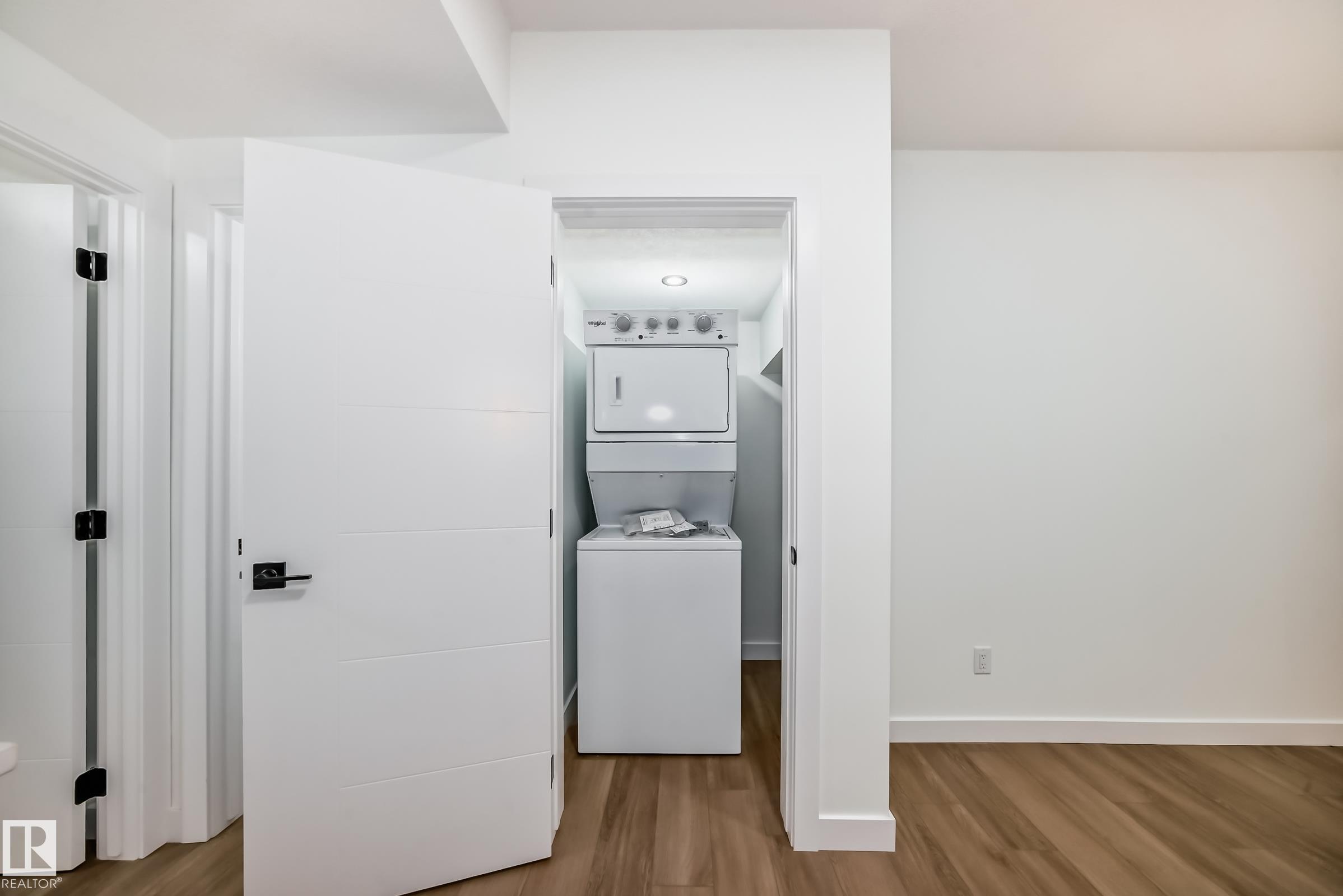 https://zimg.paragon.ice.com/ParagonImages/Property/PM/RAE/225411850/47/0/0/724fb9d865258c10d97a143c59ff195a/1/c4fb43fbc29486383d779d27191f74e5/225411850-D3810D5F-D55E-4DBD-9C73-C325934A8021.JPG