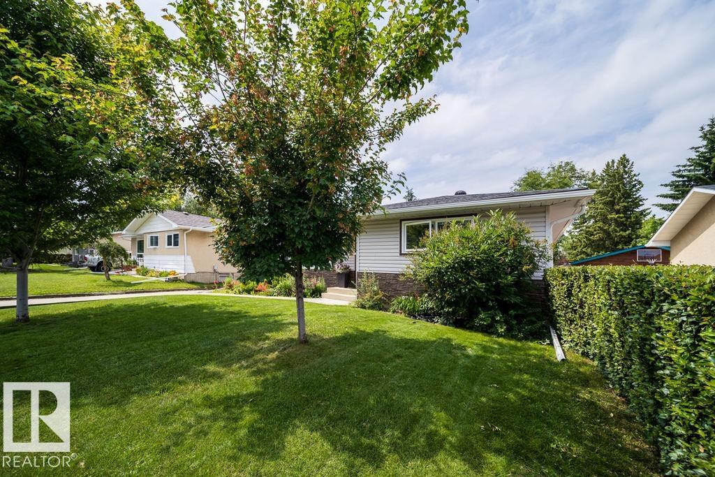 Photo 3 at 34 Peacock Drive, Brentwood, Sherwood Park