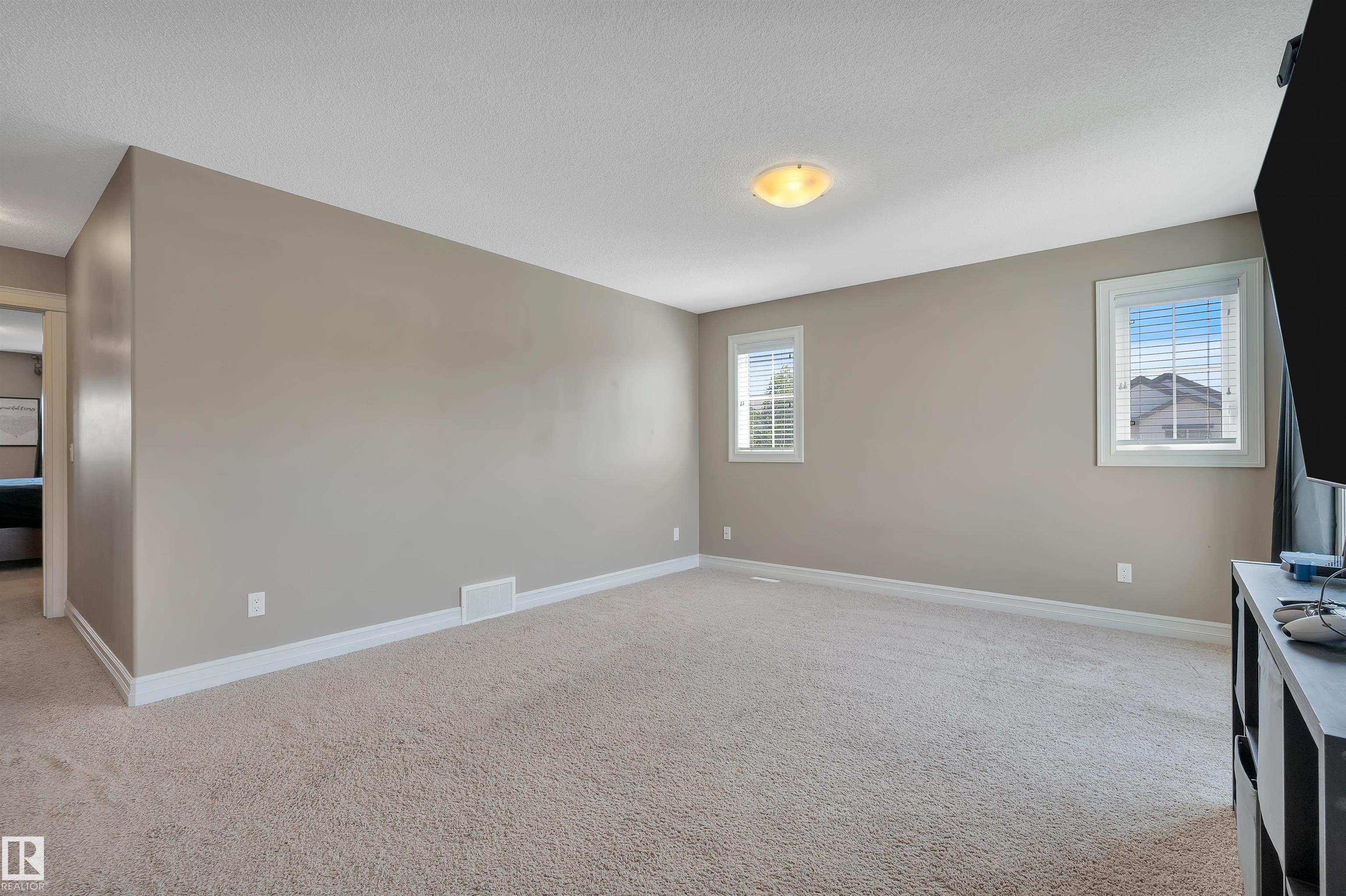 https://zimg.paragon.ice.com/ParagonImages/Property/PM/RAE/225411903/20/0/0/4e9230df5e5aadd7b7766d78e60a2923/1/738a12017a59db412a33a18043a6fcd5/225411903-fdf6724f-b65f-44cc-a5d8-6863977f4da0.JPG