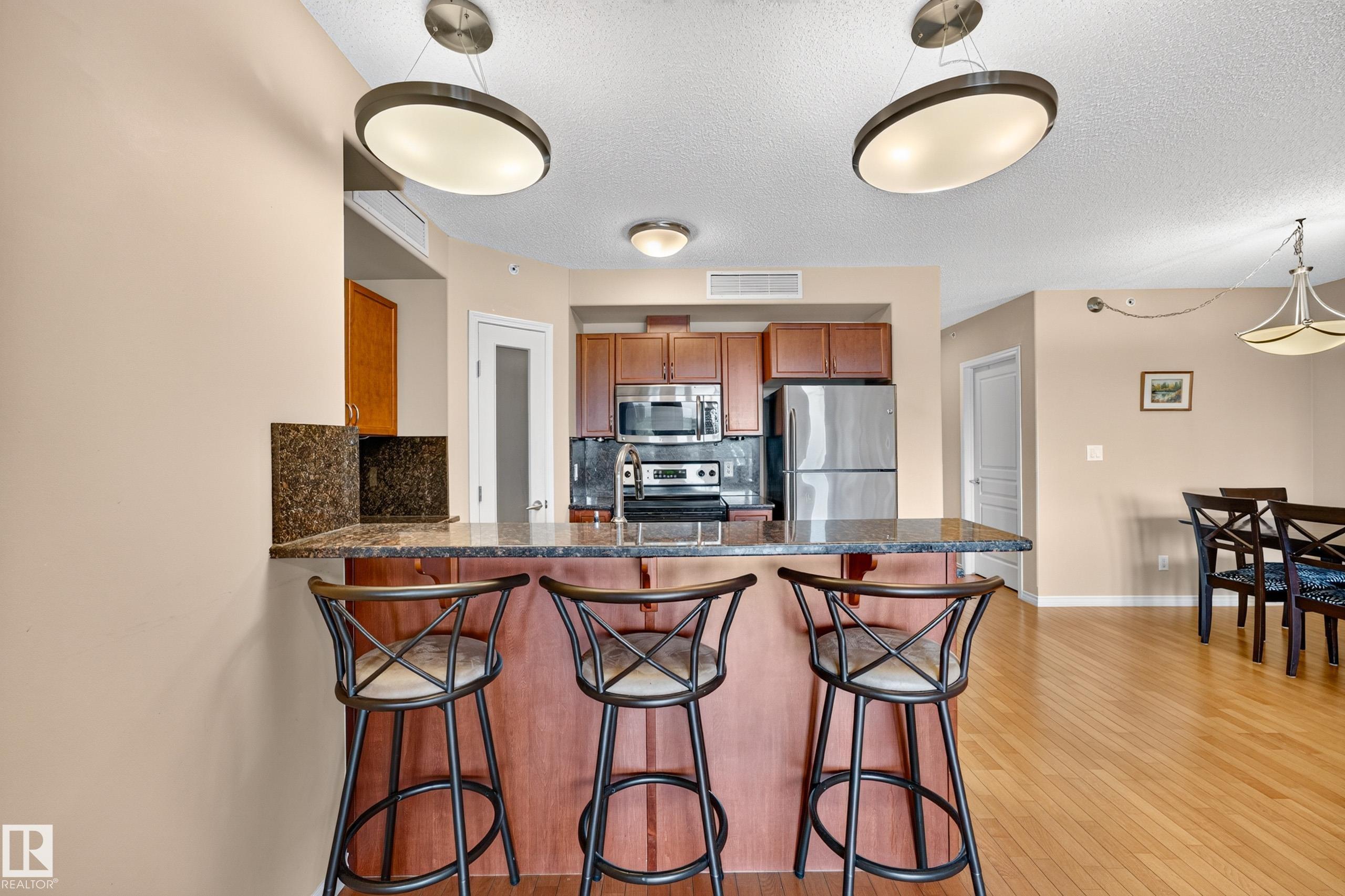 https://zimg.paragon.ice.com/ParagonImages/Property/PM/RAE/225411910/7/0/0/cf889d67a93d199015aead7aa5dd7553/1/9b93f1088ef94e8c55e40fd648b6bf47/225411910-b762d6e5-a6cb-45f6-90d8-48d4fc738b11.JPG