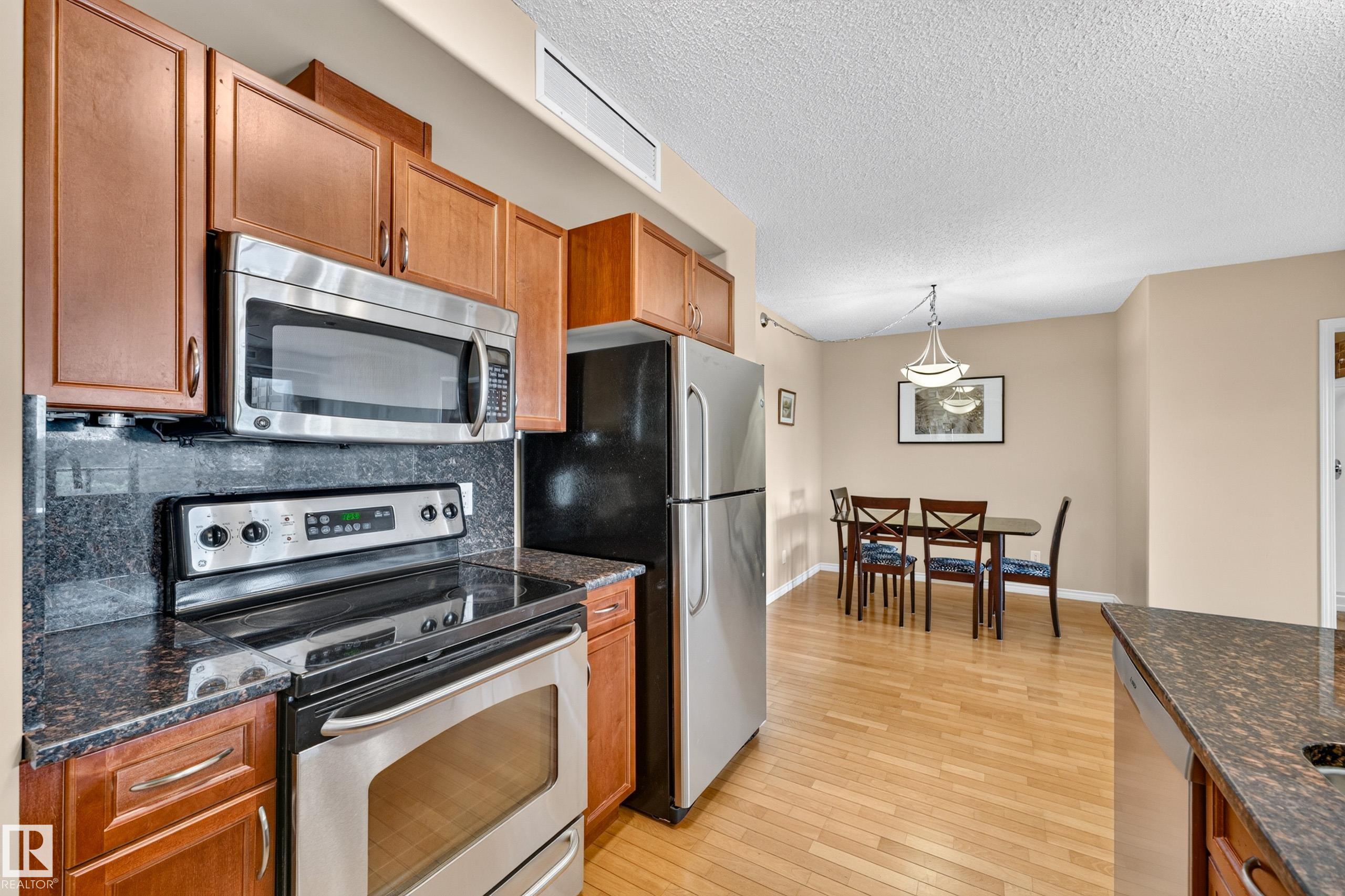 https://zimg.paragon.ice.com/ParagonImages/Property/PM/RAE/225411910/8/0/0/c4cf8465a4ef8f93eb44b3ef1e473326/1/9b93f1088ef94e8c55e40fd648b6bf47/225411910-51a946cd-f4cc-4935-bd16-5aa2fdd991ba.JPG