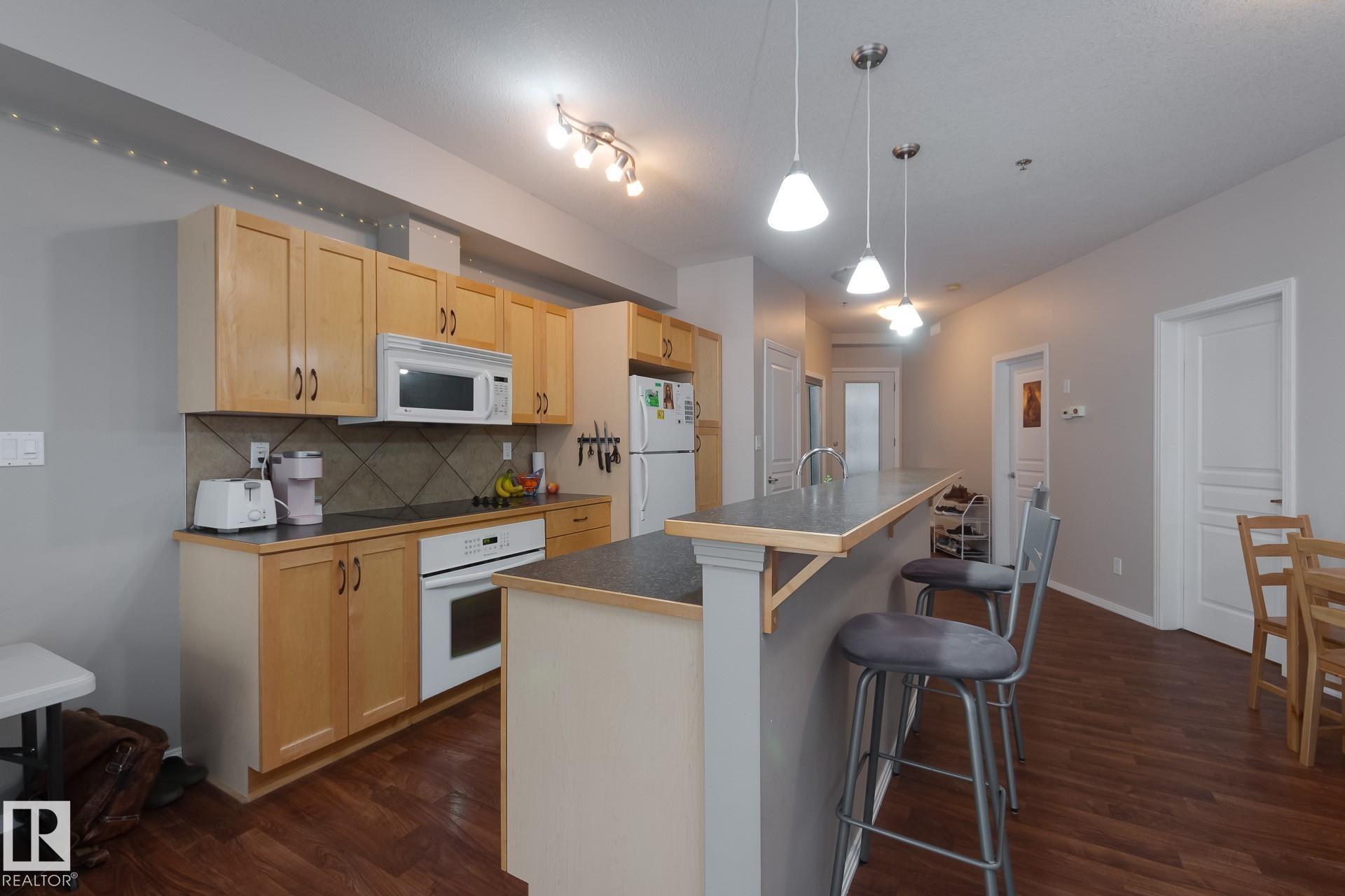 https://zimg.paragon.ice.com/ParagonImages/Property/PM/RAE/225411918/10/0/0/342ae096e1fcaa3cd883d9ae1afd0de8/1/3e3269d732e155366fb42f97f145fd4a/225411918-AA109625-E6DF-4A36-9EDE-70A4018121B0.JPG