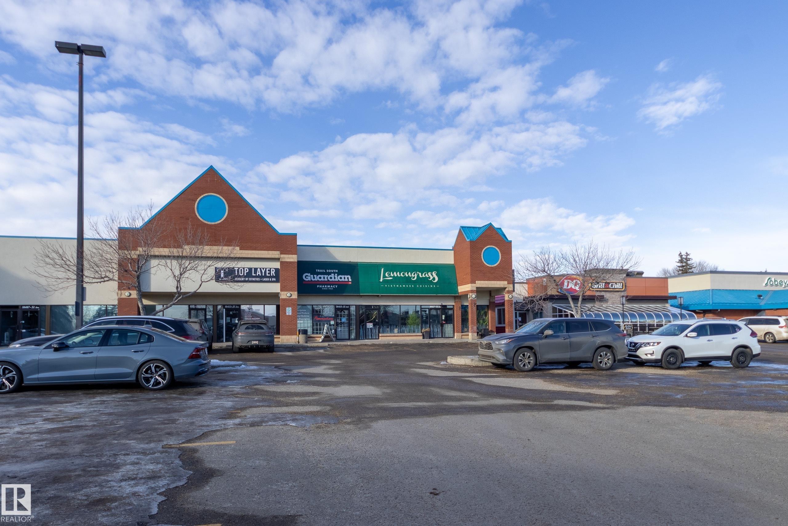 https://zimg.paragon.ice.com/ParagonImages/Property/PM/RAE/225411918/33/0/0/ca8c64431f7c69e4843e5c6d2fc1399b/1/3e3269d732e155366fb42f97f145fd4a/225411918-FFF5B2F5-2DBA-4EC6-A725-45915D1504FF.JPG