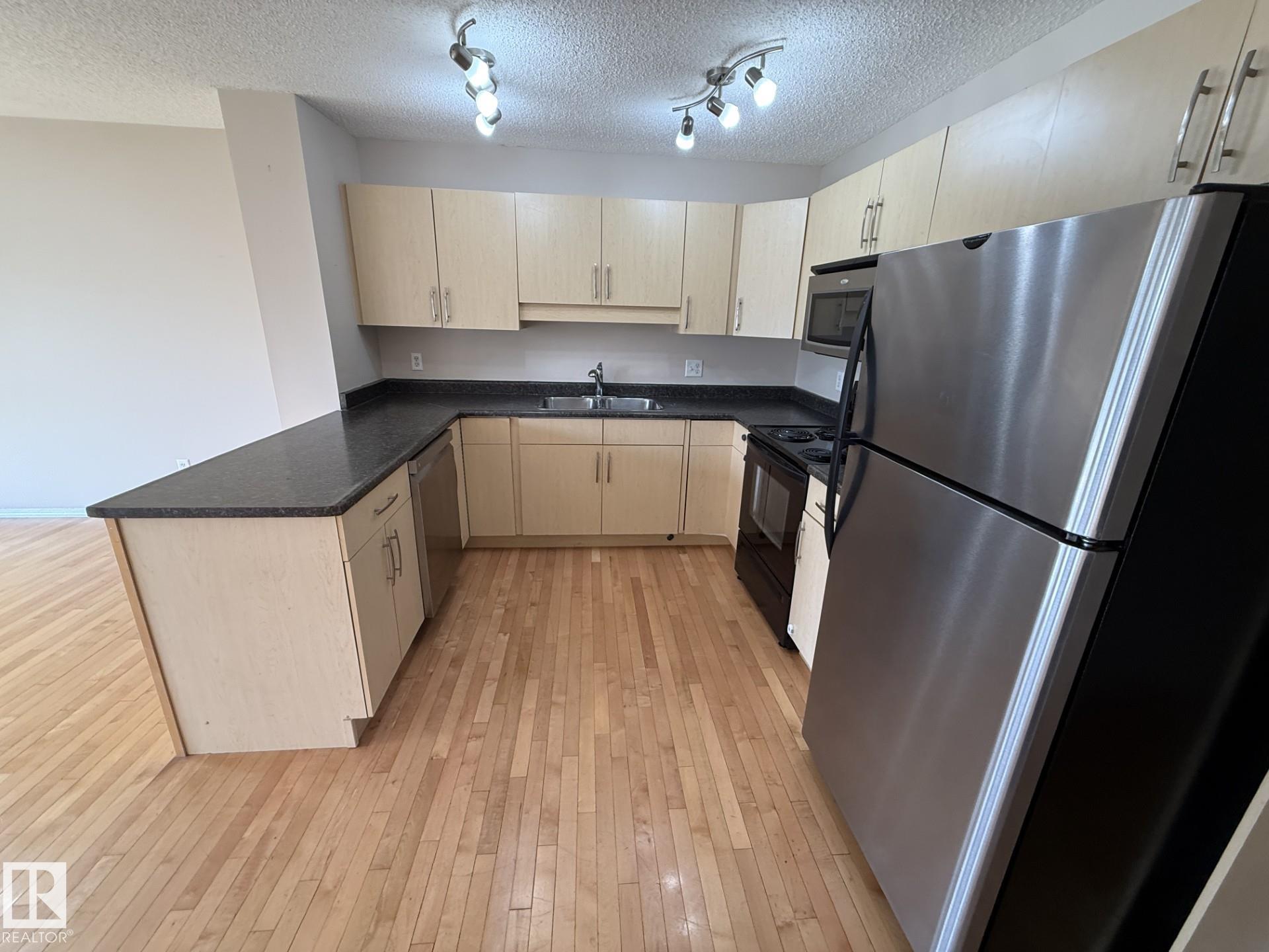 https://zimg.paragon.ice.com/ParagonImages/Property/PM/RAE/225411931/12/0/0/2fd7e0607a0583b2a0bf7dda4a336fff/1/06870c75f22ea73bedea356fa9aba8b7/225411931-682c16b2-fad9-4e8a-9371-d7072593b69e.JPG