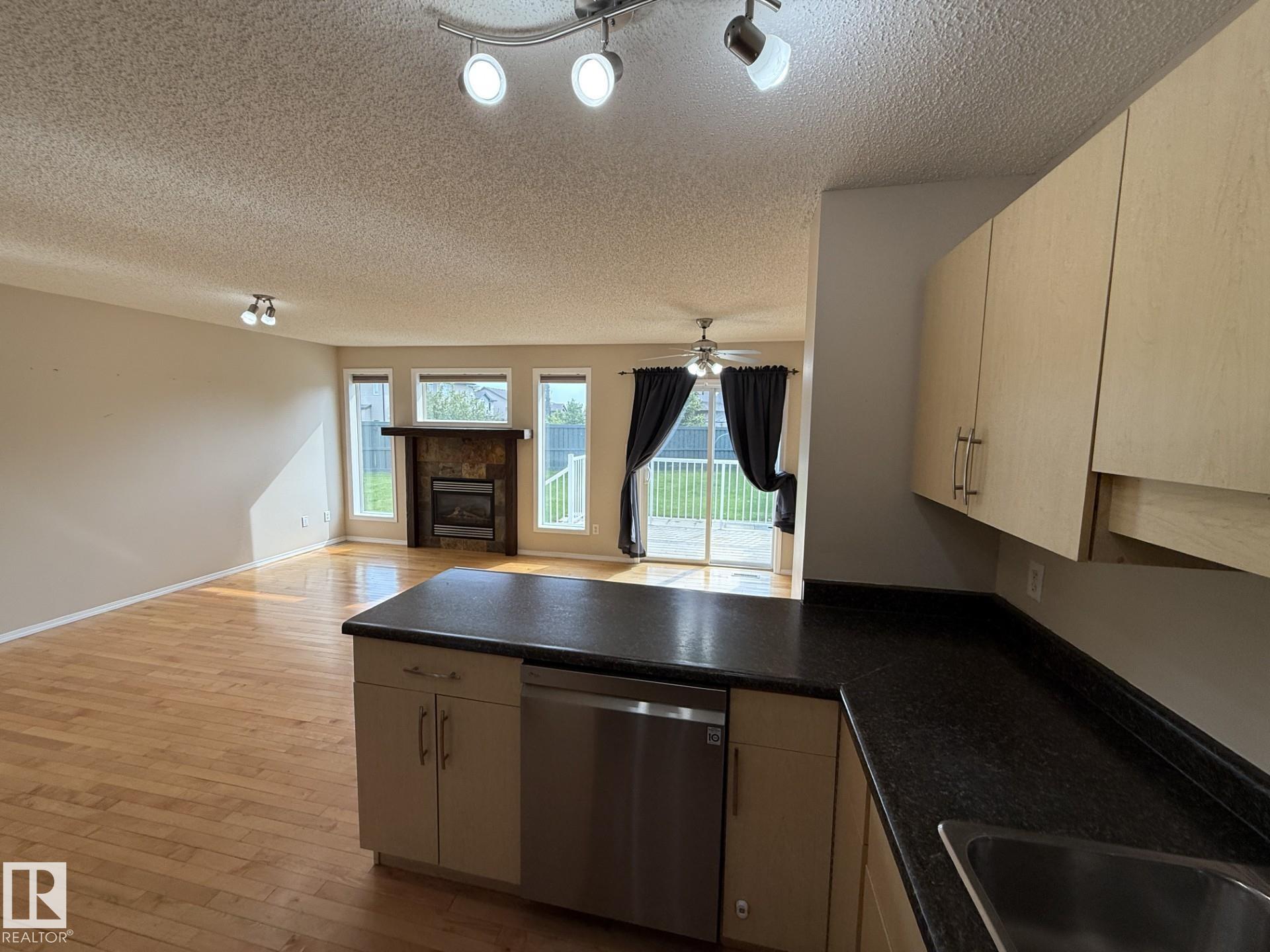 https://zimg.paragon.ice.com/ParagonImages/Property/PM/RAE/225411931/15/0/0/fe4cf44d2c4552f450b575cdc0933572/1/06870c75f22ea73bedea356fa9aba8b7/225411931-72dbcd03-0d13-454c-85ad-a4b05ff1f6c2.JPG