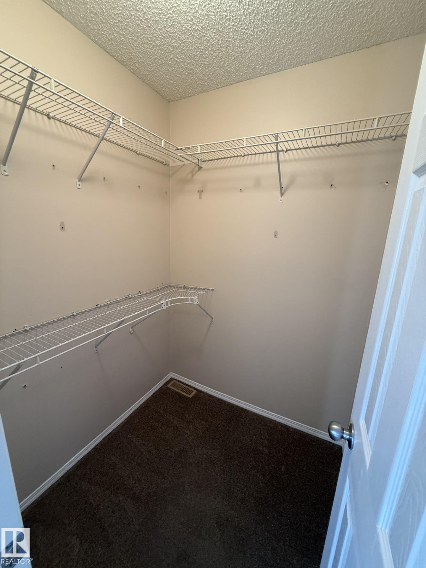 https://zimg.paragon.ice.com/ParagonImages/Property/PM/RAE/225411931/21/0/0/c6a87600d97baf1ea64e81814e56a5ff/1/06870c75f22ea73bedea356fa9aba8b7/225411931-8353cc7f-bd28-4b14-b471-d0d515ca6375.JPG