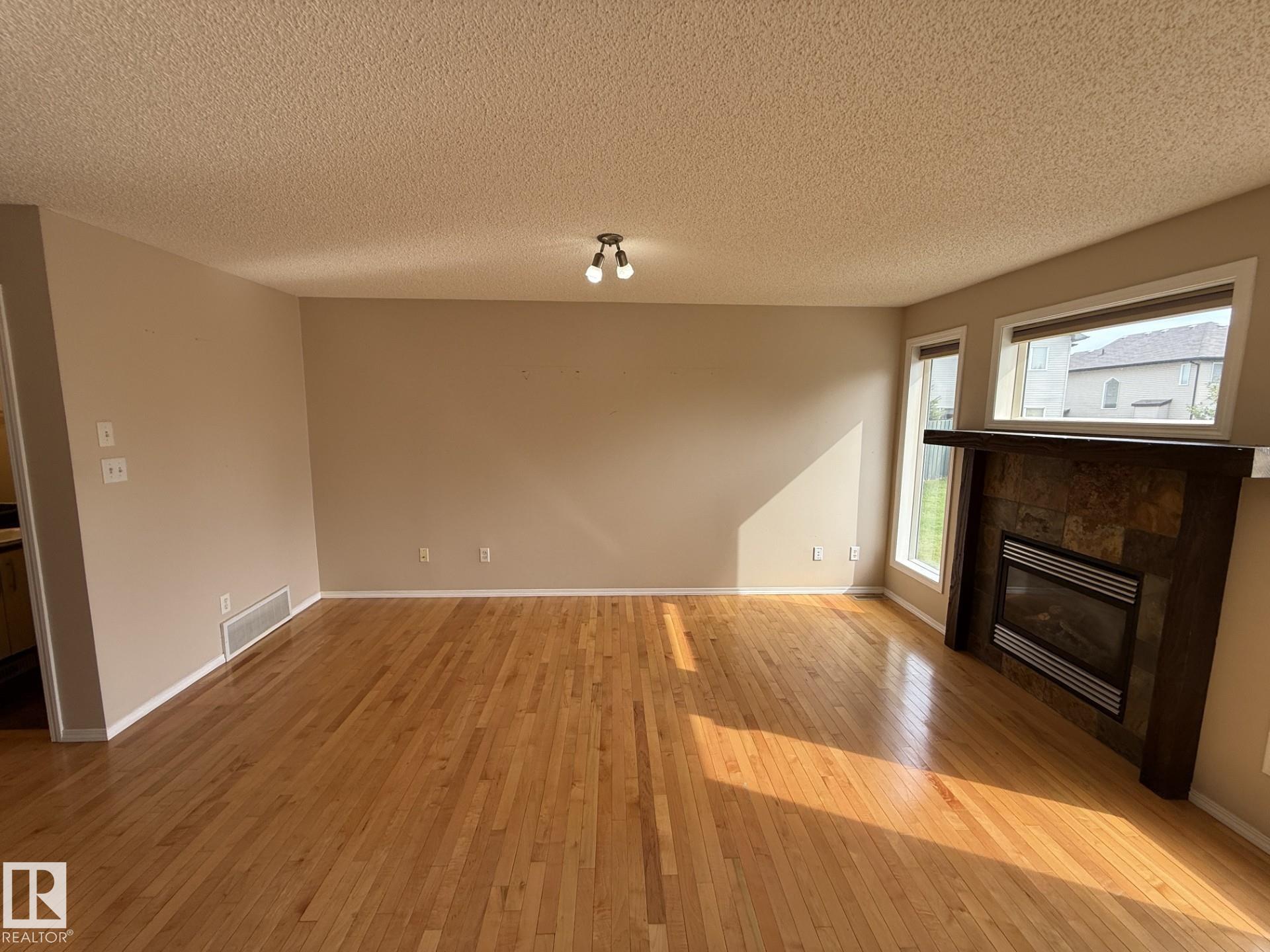https://zimg.paragon.ice.com/ParagonImages/Property/PM/RAE/225411931/7/0/0/be1191c2c8d86c33f4a5131ca8c000b1/1/06870c75f22ea73bedea356fa9aba8b7/225411931-5333ca07-cac4-42bf-b3f8-205c422d604a.JPG