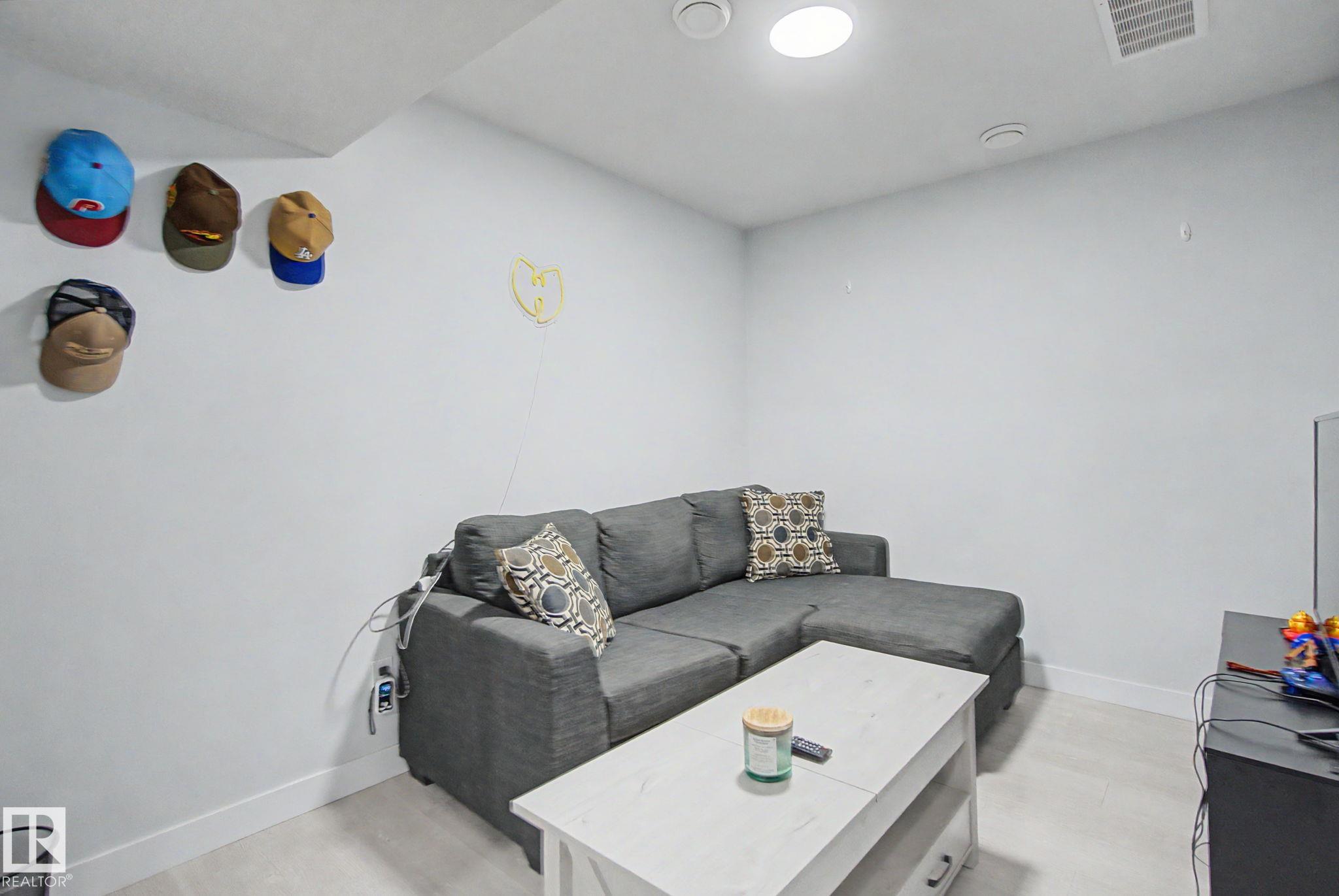 Photo 38 at 1926 Kroetsch Crescent SW, Keswick, Edmonton
