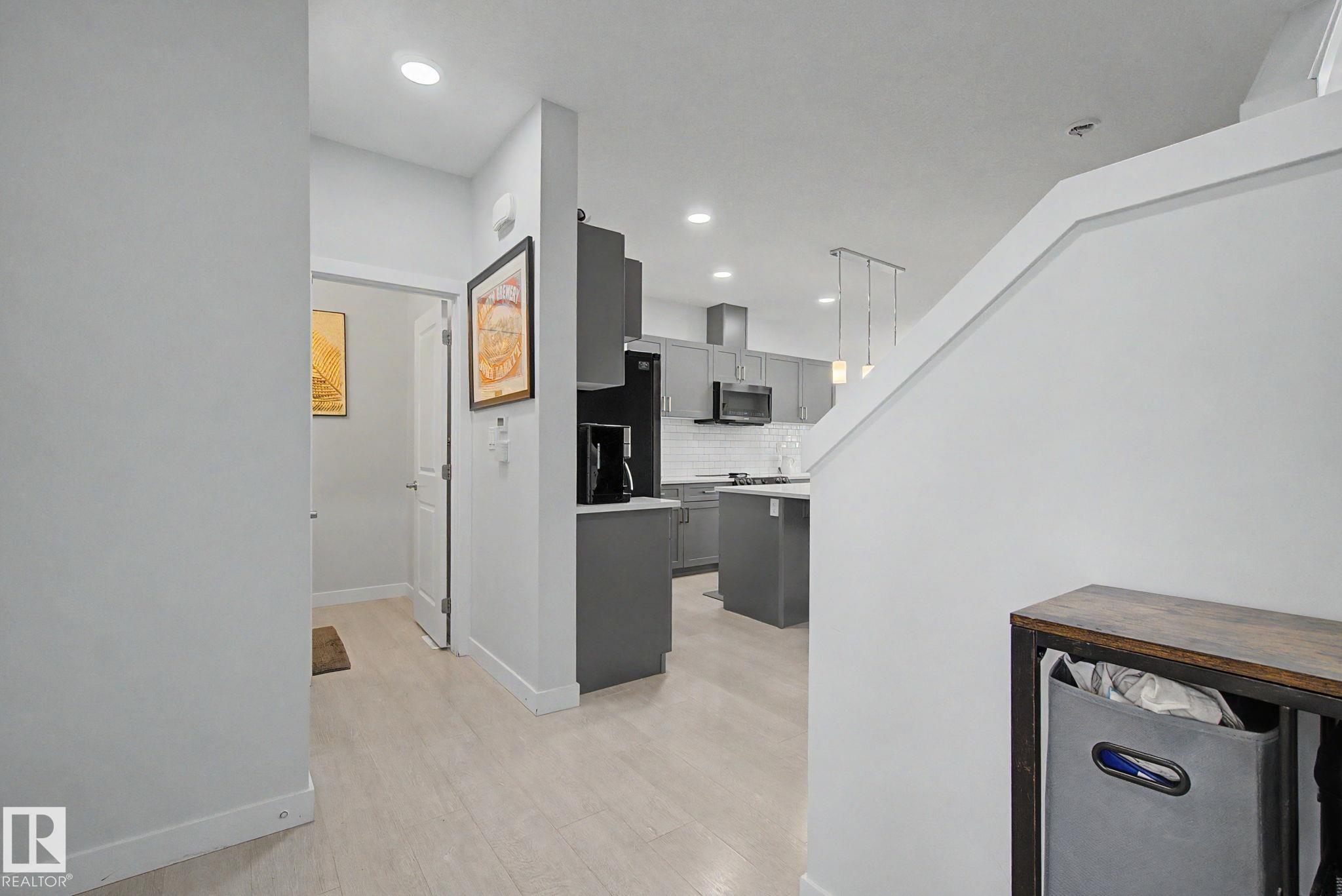 Photo 6 at 1926 Kroetsch Crescent SW, Keswick, Edmonton