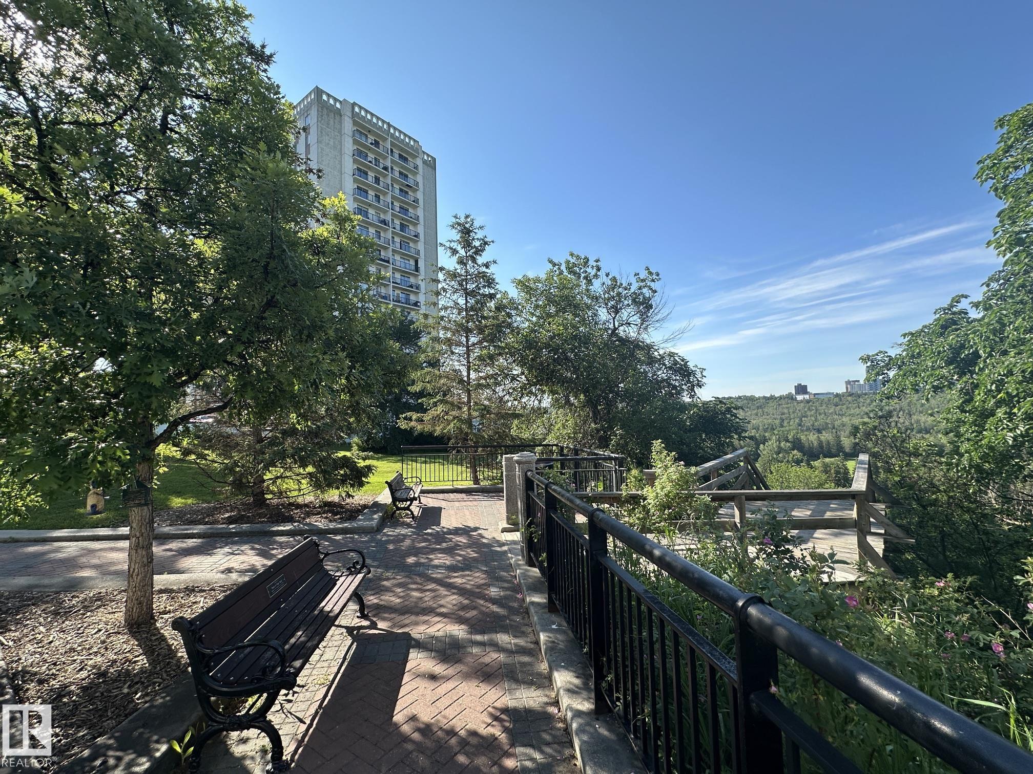 https://zimg.paragon.ice.com/ParagonImages/Property/PM/RAE/225411951/54/0/0/13527a615a5fdad032149dea09bedabe/1/21d65bce502b36f0f781e1e3eb2b1e07/225411951-18895410-B9DA-4DE3-AA5F-C899E78F712D.JPG