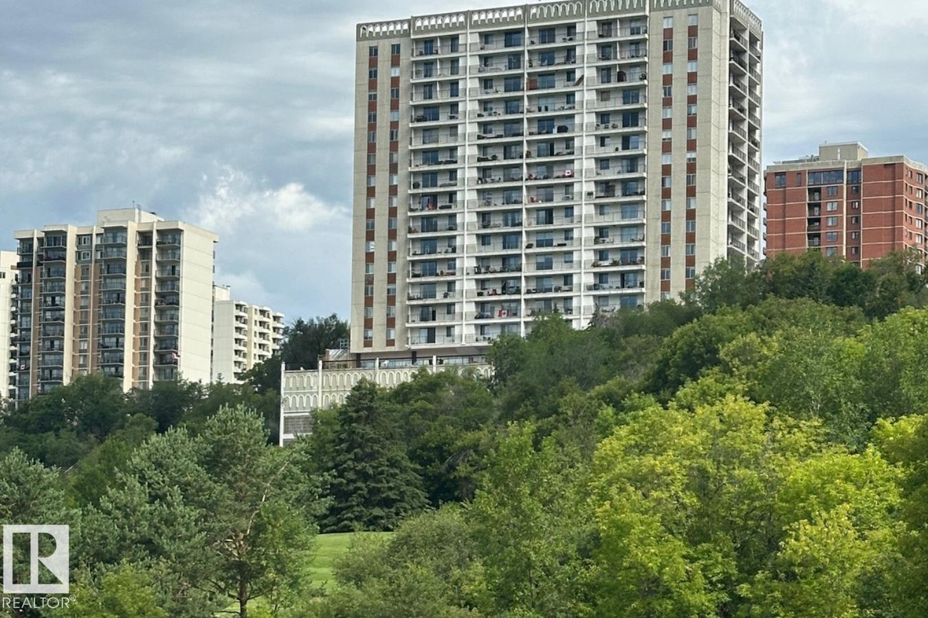https://zimg.paragon.ice.com/ParagonImages/Property/PM/RAE/225411951/62/0/0/a103998022e2d11707583a7c72850e14/1/21d65bce502b36f0f781e1e3eb2b1e07/225411951-3DA13416-57A7-477A-A89D-2A72F6F92436.JPG