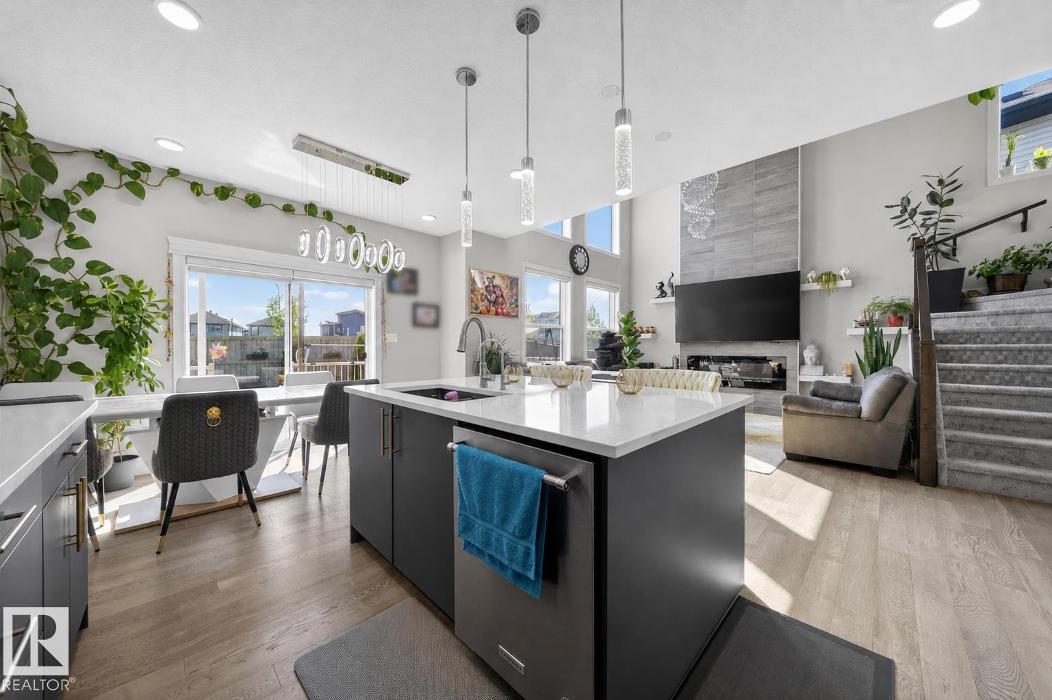 https://zimg.paragon.ice.com/ParagonImages/Property/PM/RAE/225411956/11/0/0/049010badede5fa4993cea5145f6d72c/1/ffec37946e63441f877e5826cbf30984/225411956-D71CB189-ED26-4149-8EA8-B7BBD46D354A.JPG