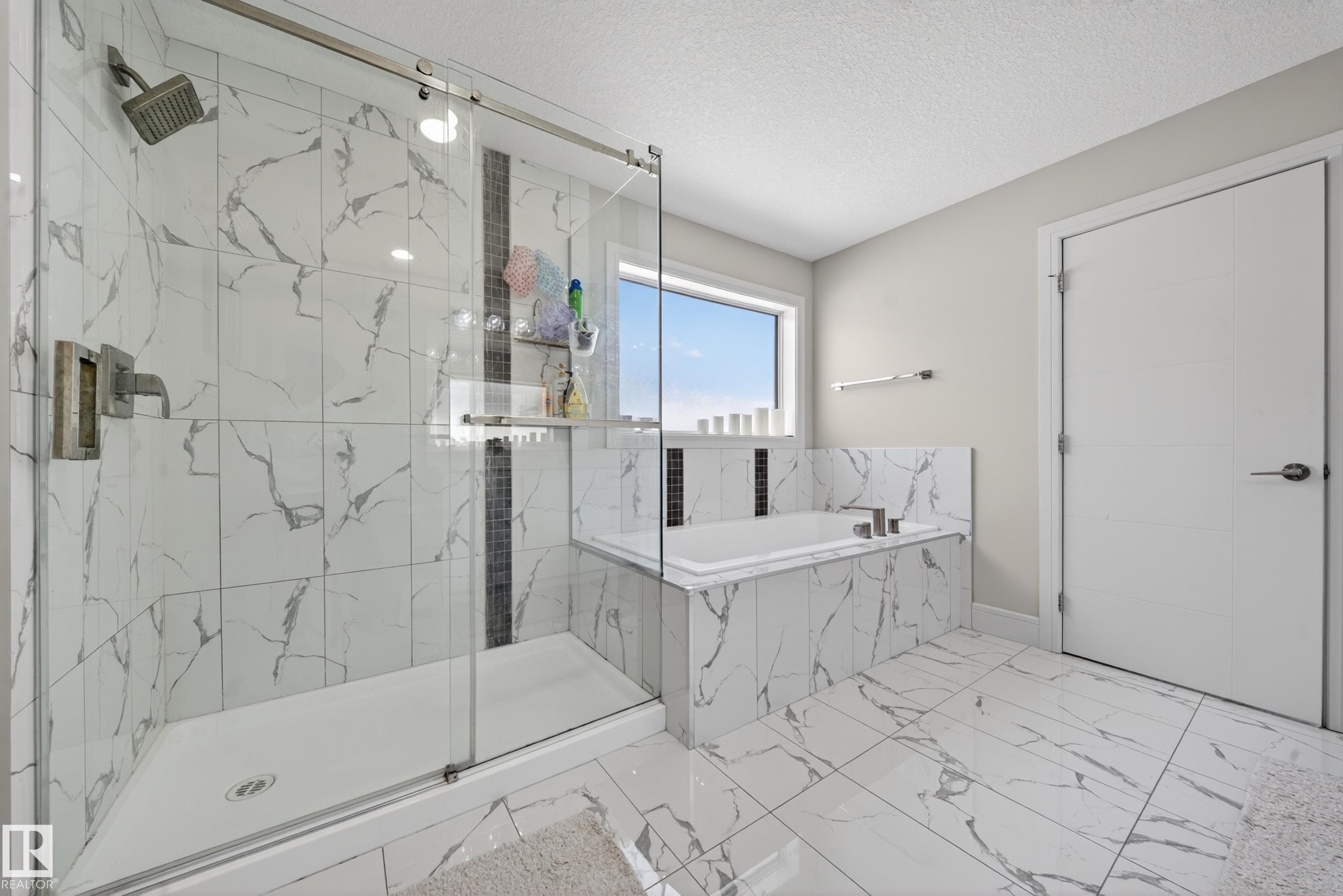 https://zimg.paragon.ice.com/ParagonImages/Property/PM/RAE/225411956/29/0/0/06b6d1ca20ce1fc9ca743362ef100e63/1/ffec37946e63441f877e5826cbf30984/225411956-562B2FB3-A6CB-4B26-B487-762E79933F6E.JPG