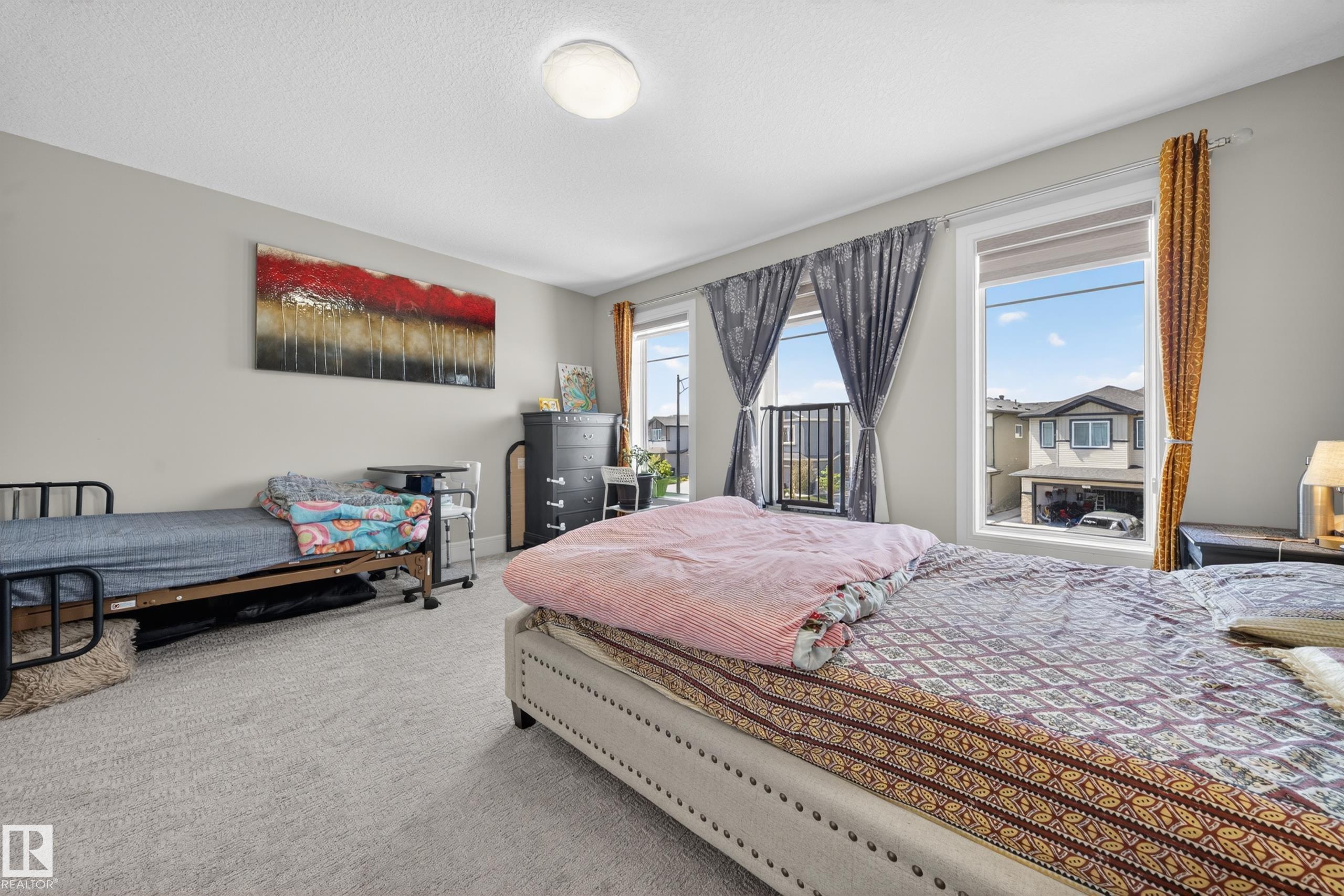 https://zimg.paragon.ice.com/ParagonImages/Property/PM/RAE/225411956/38/0/0/48ae93265a5e148c0eef3a0fa9626444/1/ffec37946e63441f877e5826cbf30984/225411956-FCB53124-95F2-4F39-ABE6-11803D4900D7.JPG