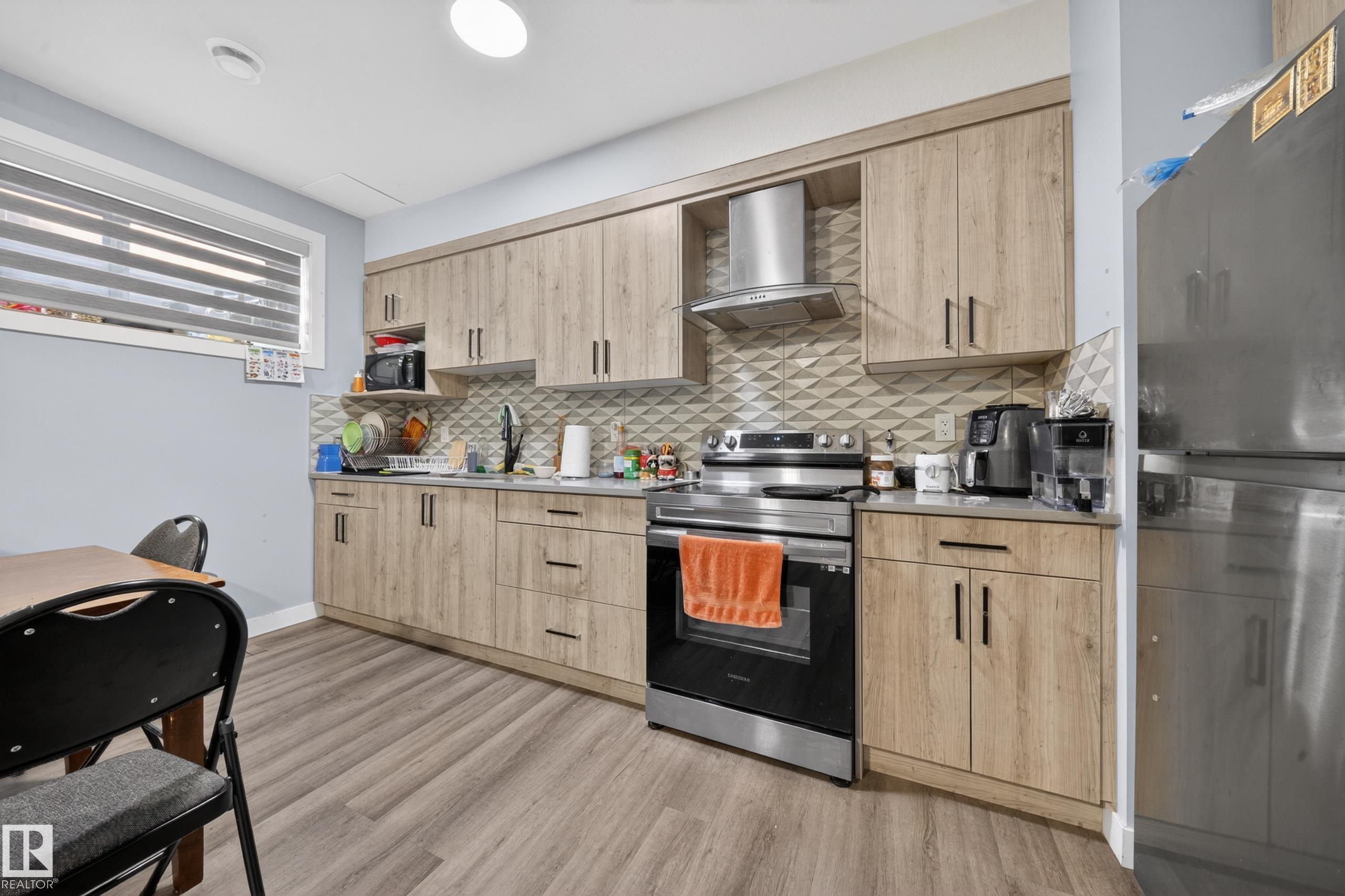 https://zimg.paragon.ice.com/ParagonImages/Property/PM/RAE/225411956/42/0/0/44b936b7c66e7e0109137dccc8307582/1/ffec37946e63441f877e5826cbf30984/225411956-FCD0B1B8-523A-4872-A391-24FB6BE36C51.JPG